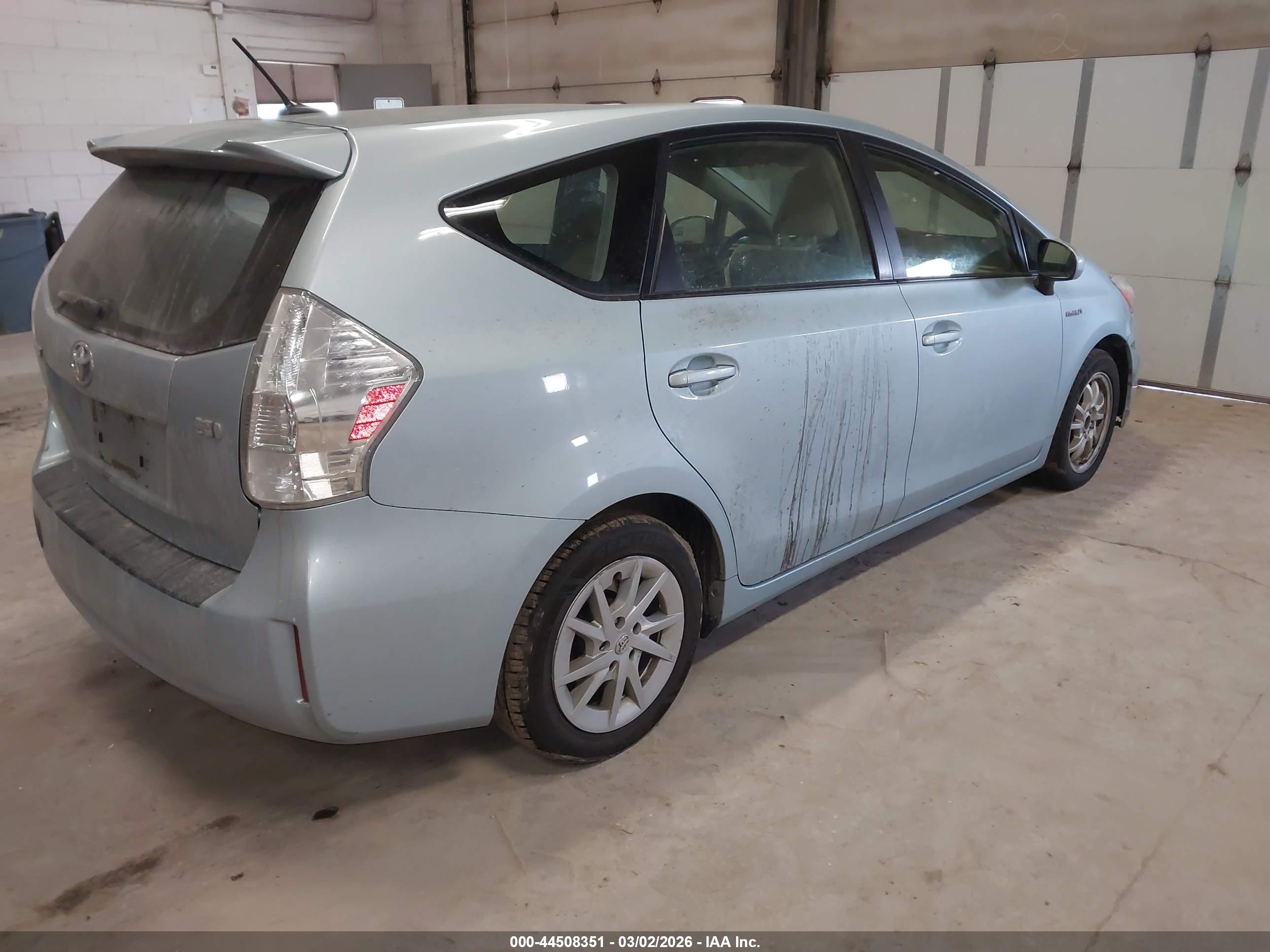 TOYOTA PRIUS image 4