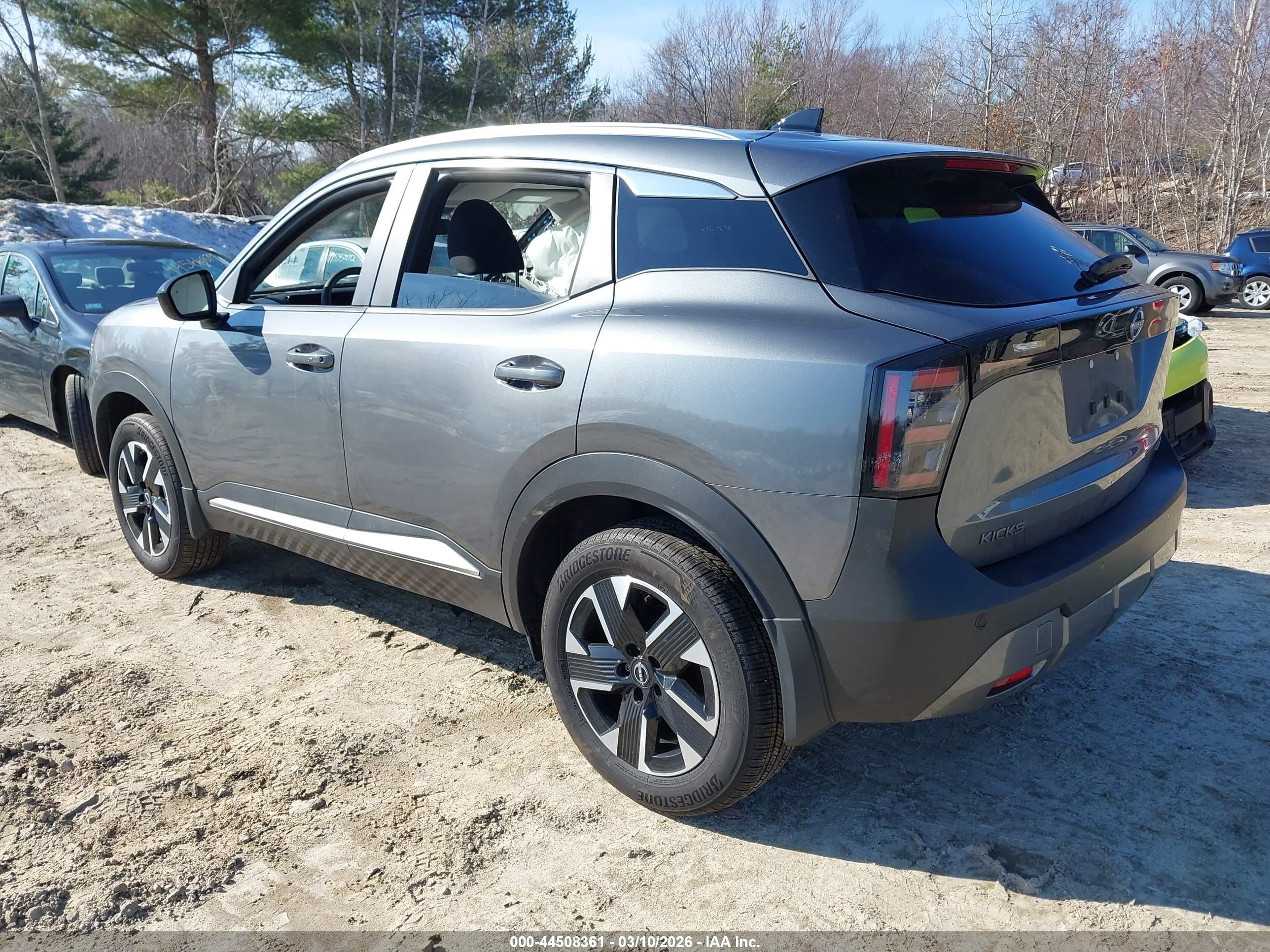 NISSAN KICKS image 3