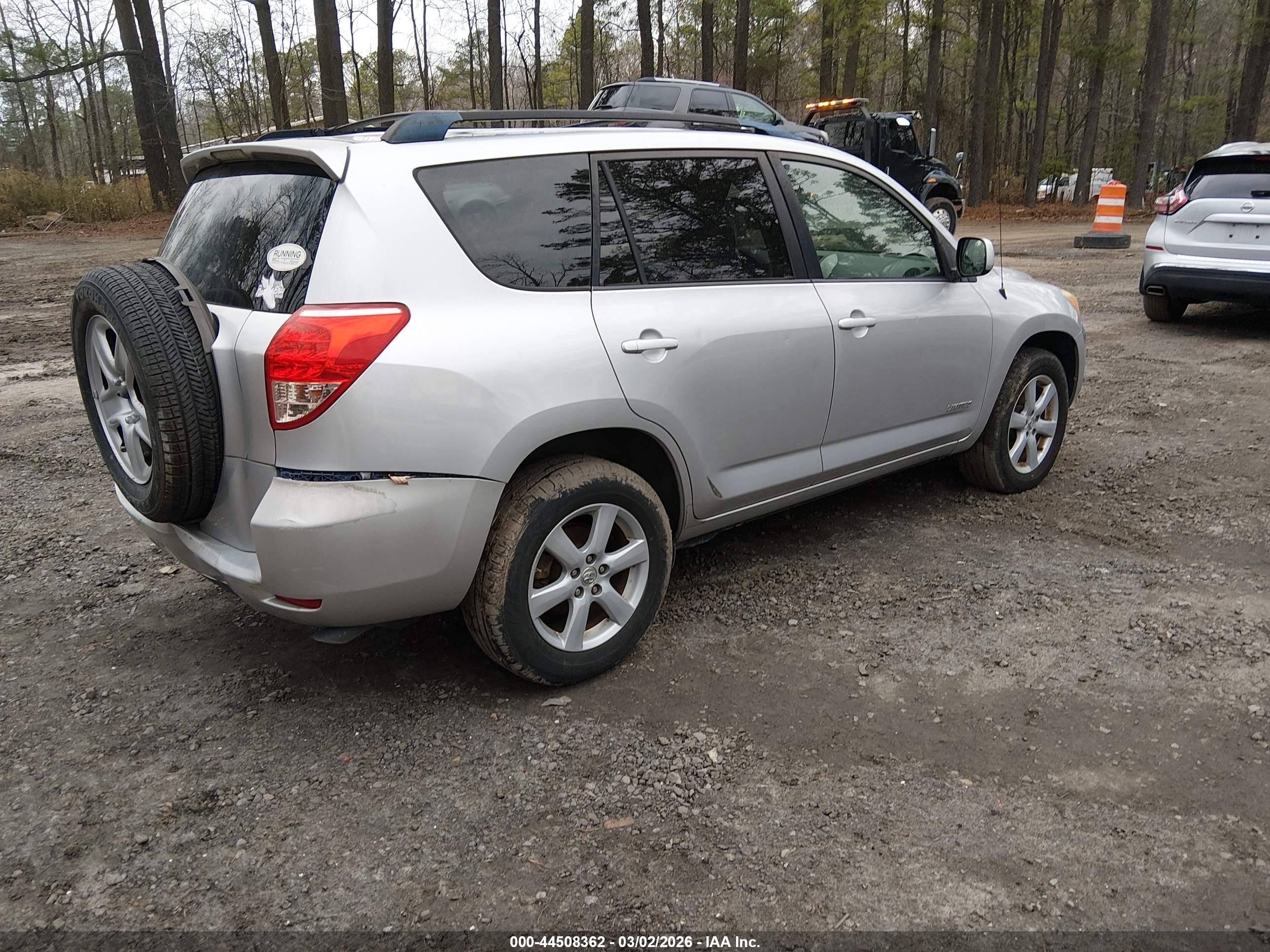 TOYOTA RAV4 image 4