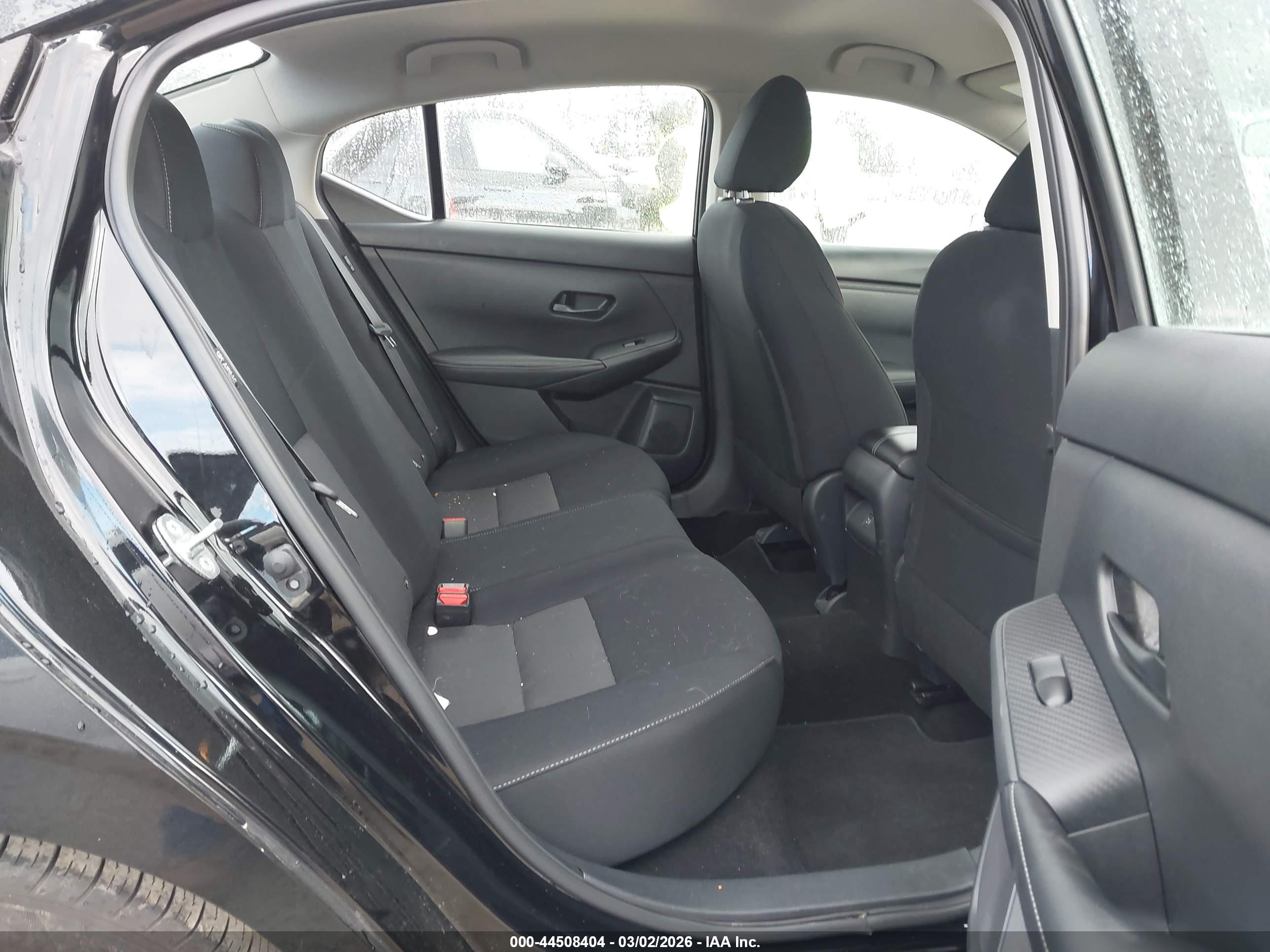 NISSAN SENTRA image 8