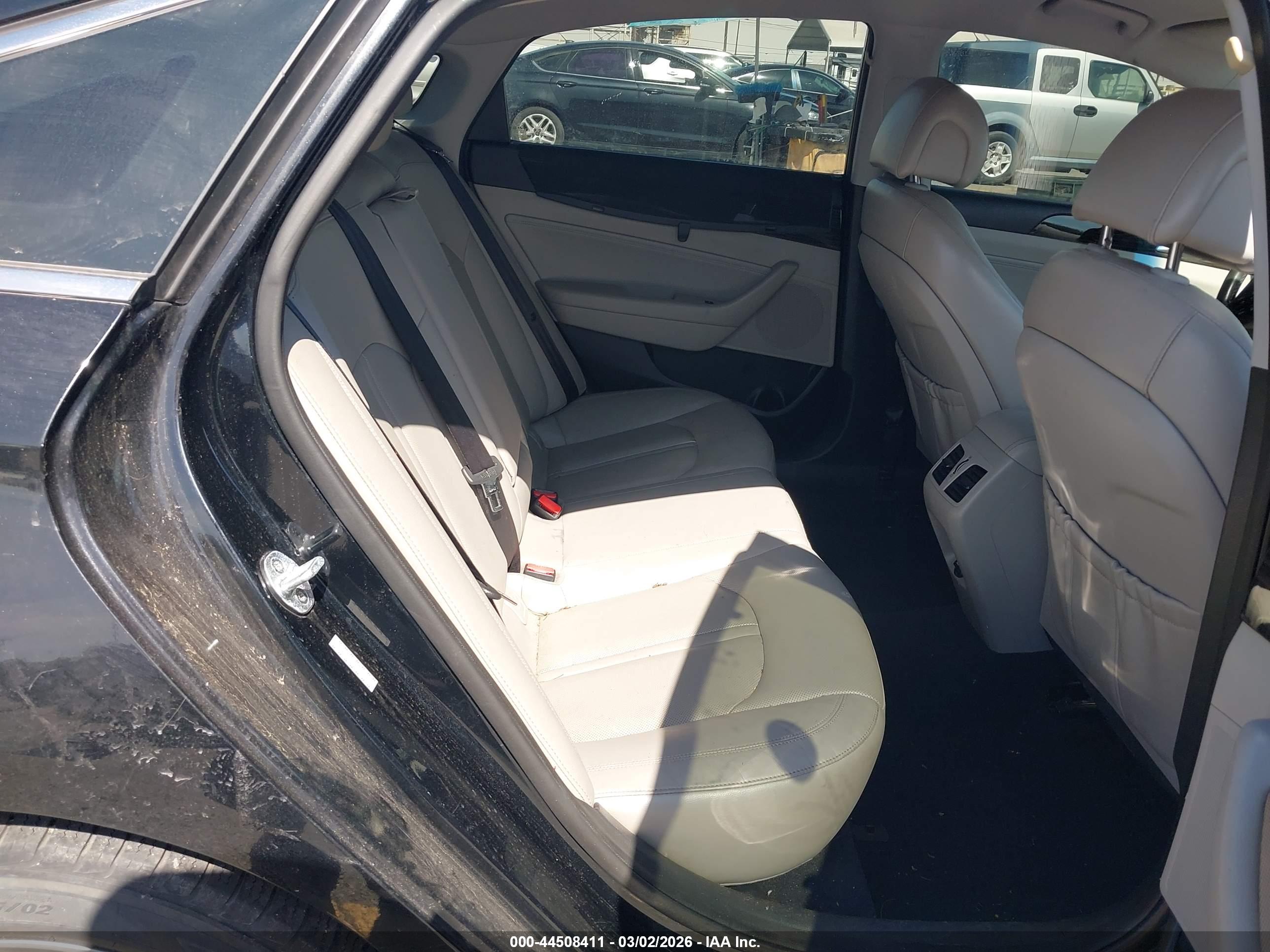 HYUNDAI SONATA image 8