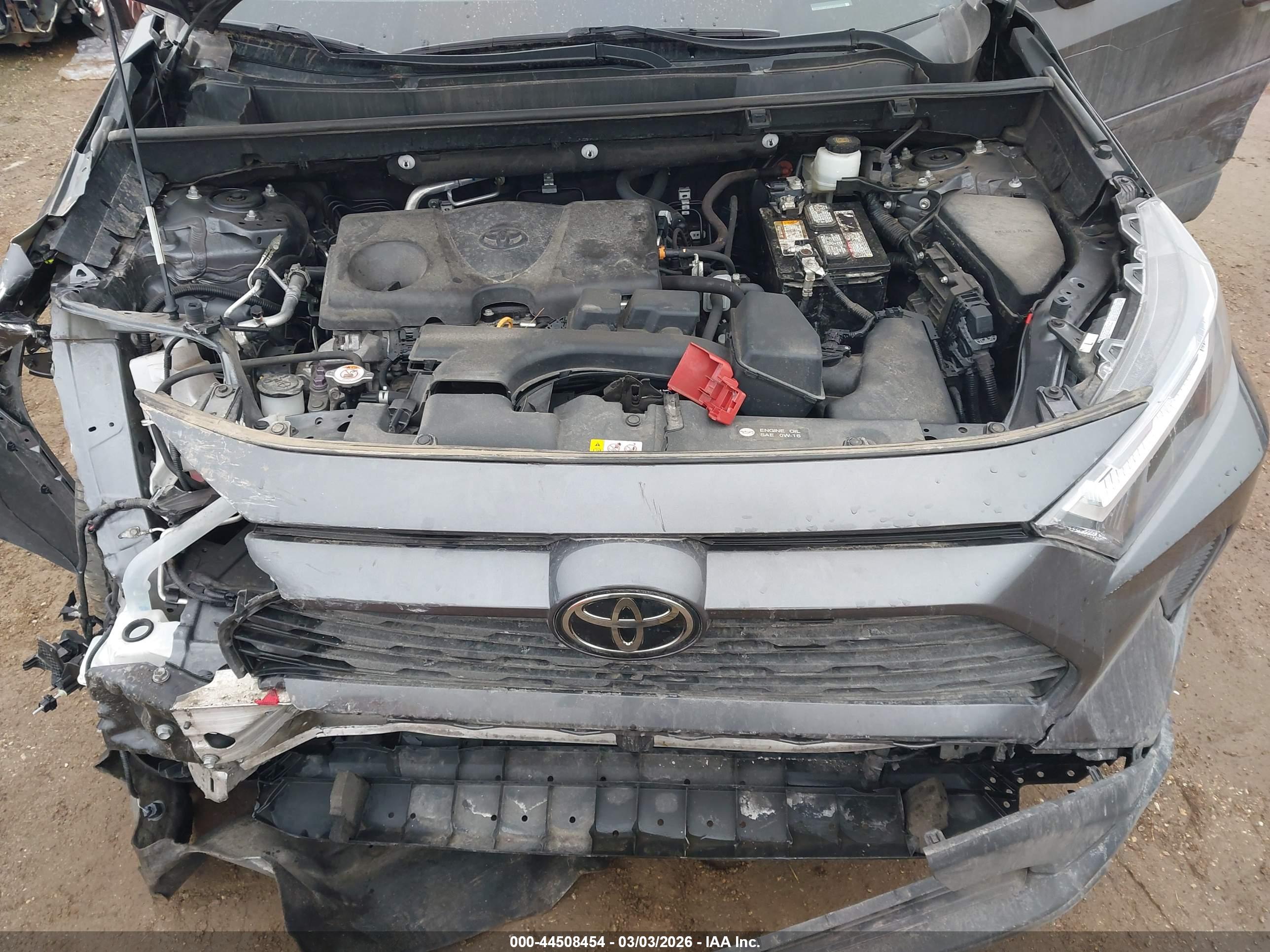 TOYOTA RAV4 image 10