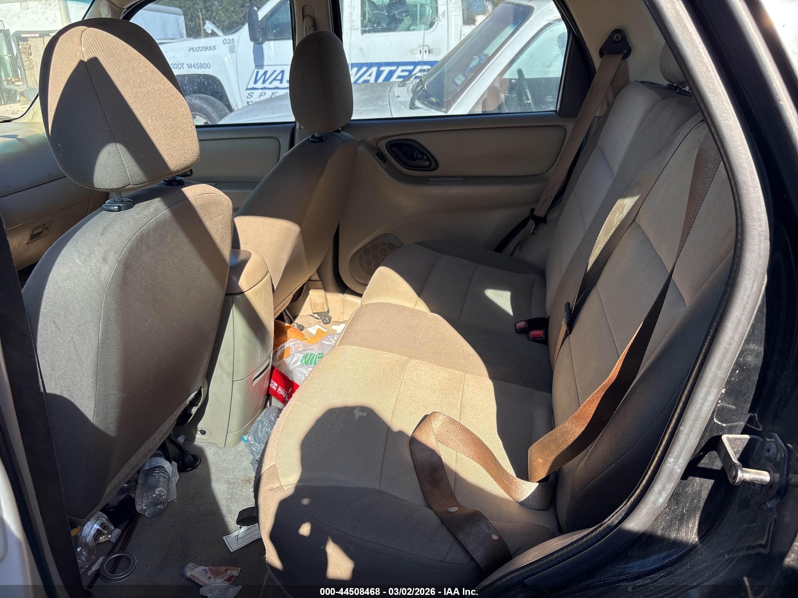 FORD ESCAPE image 8