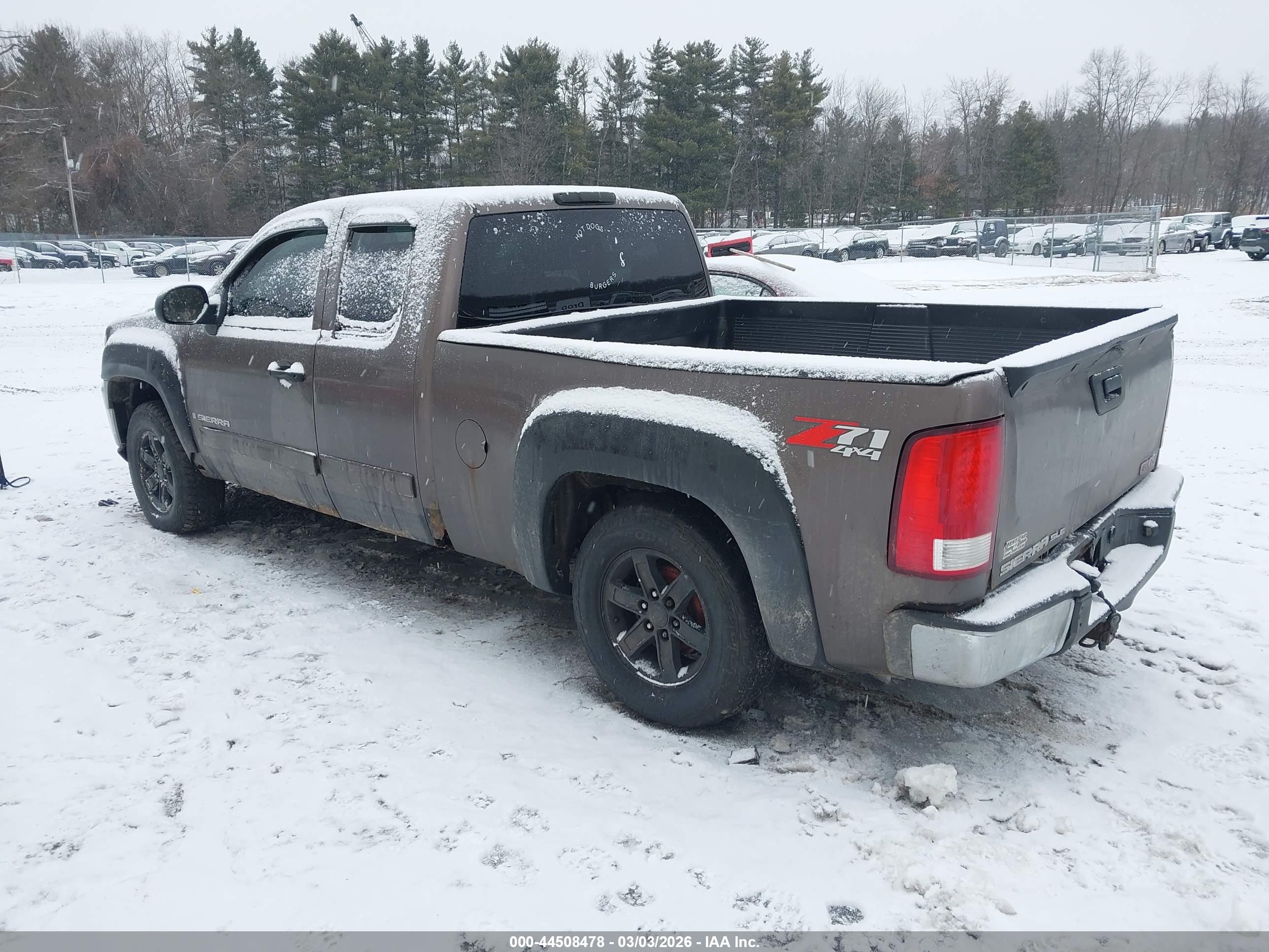 GMC SIERRA image 3