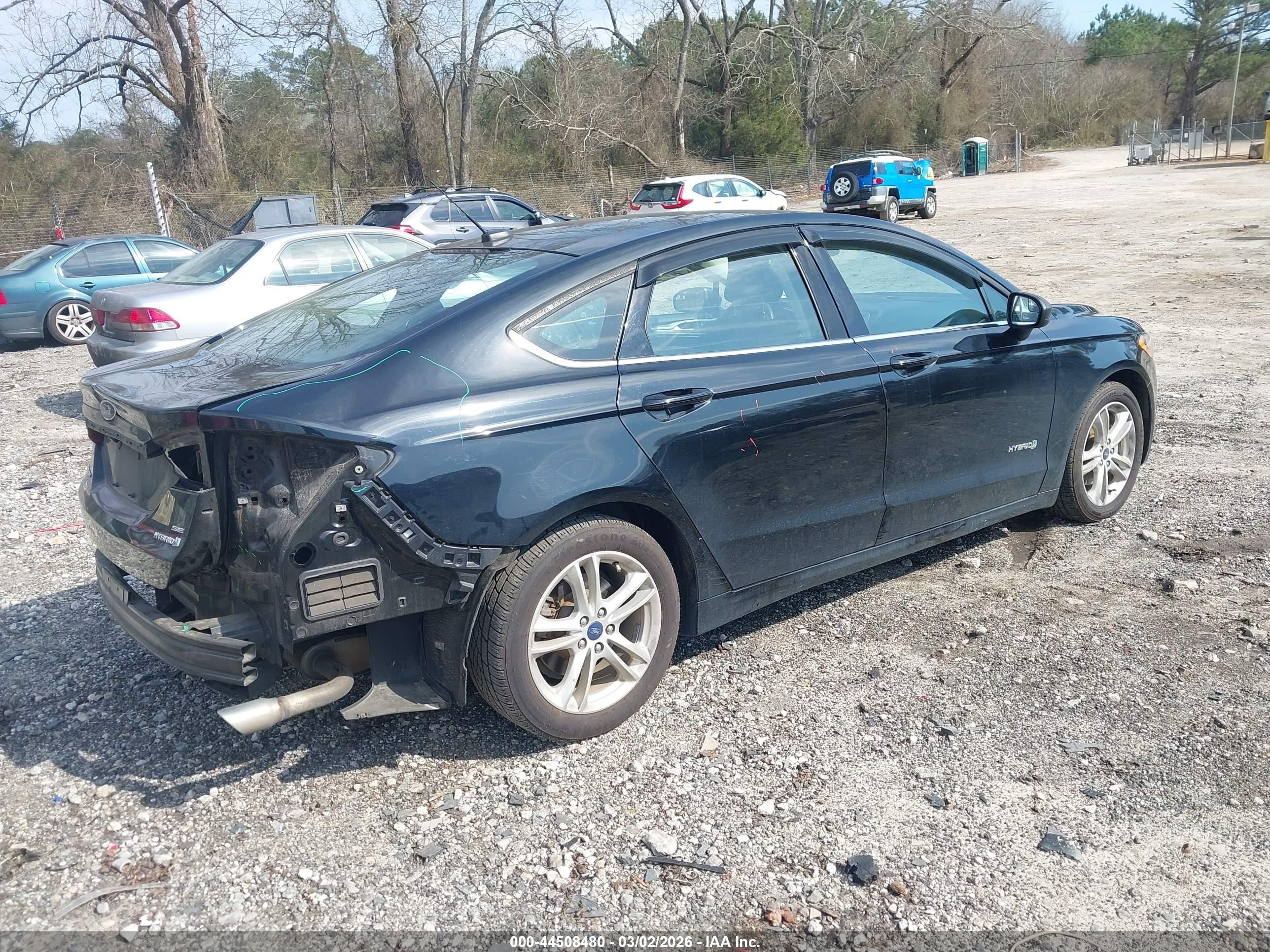 FORD FUSION image 4