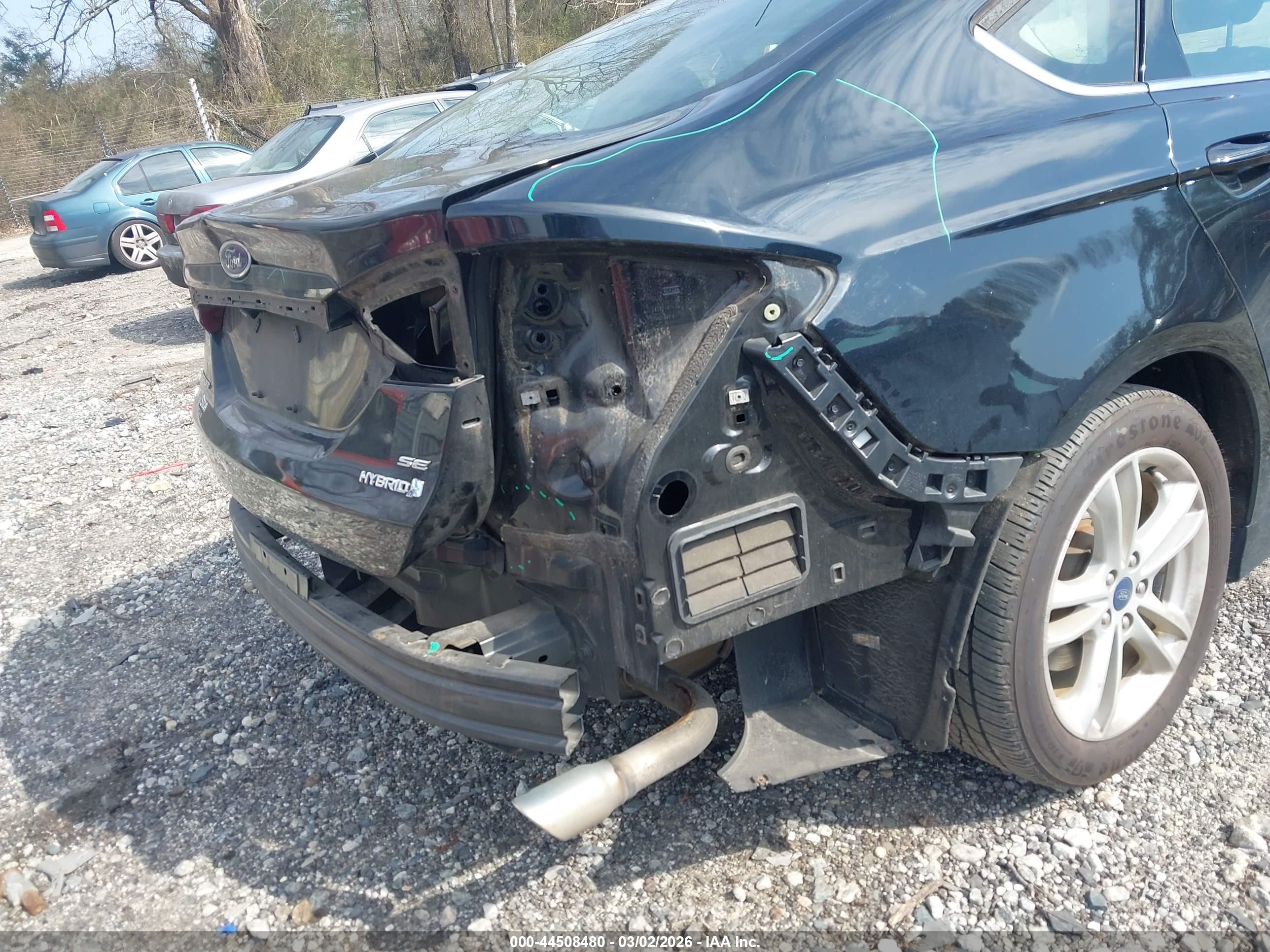 FORD FUSION image 6