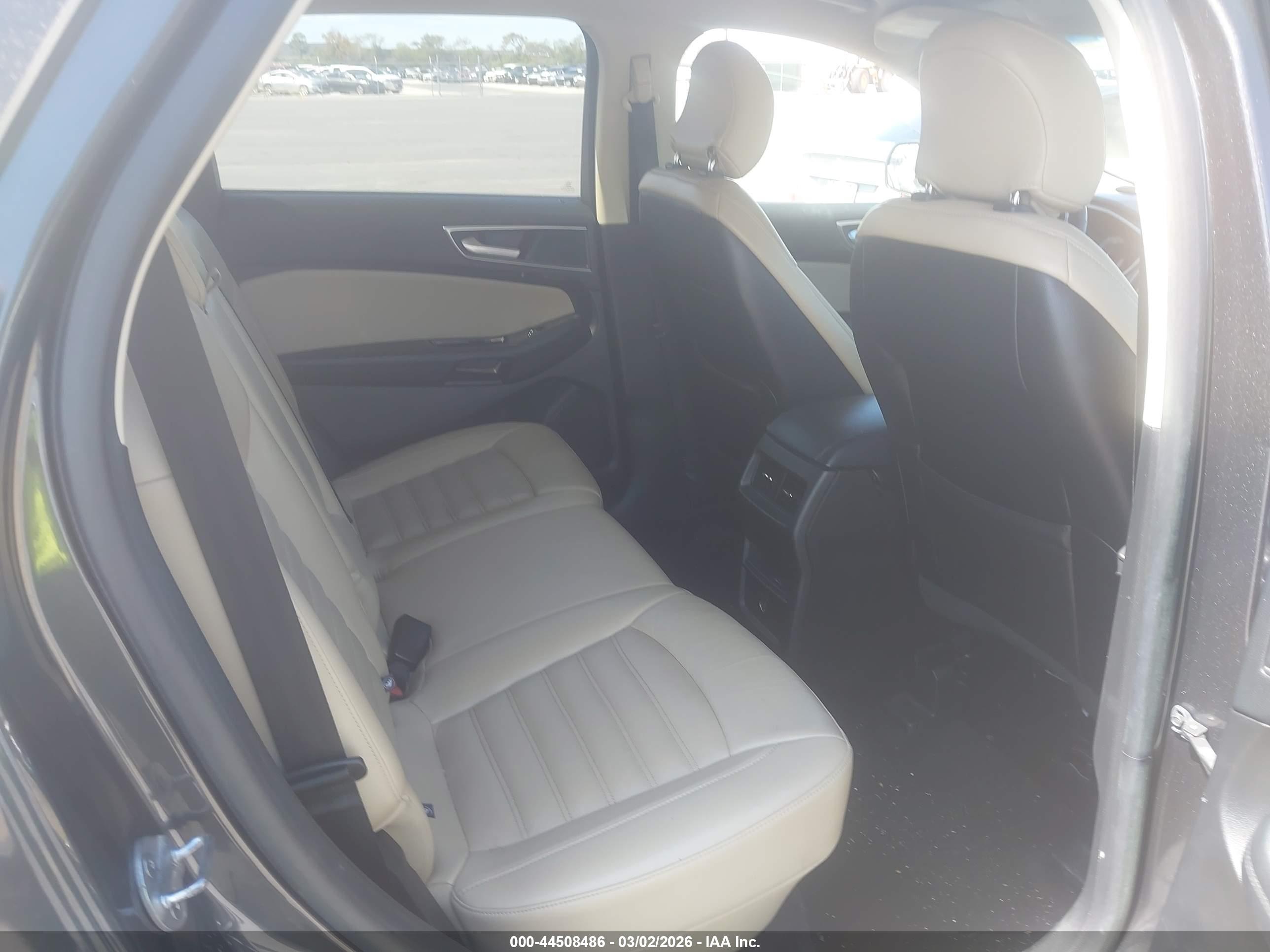 FORD EDGE image 8