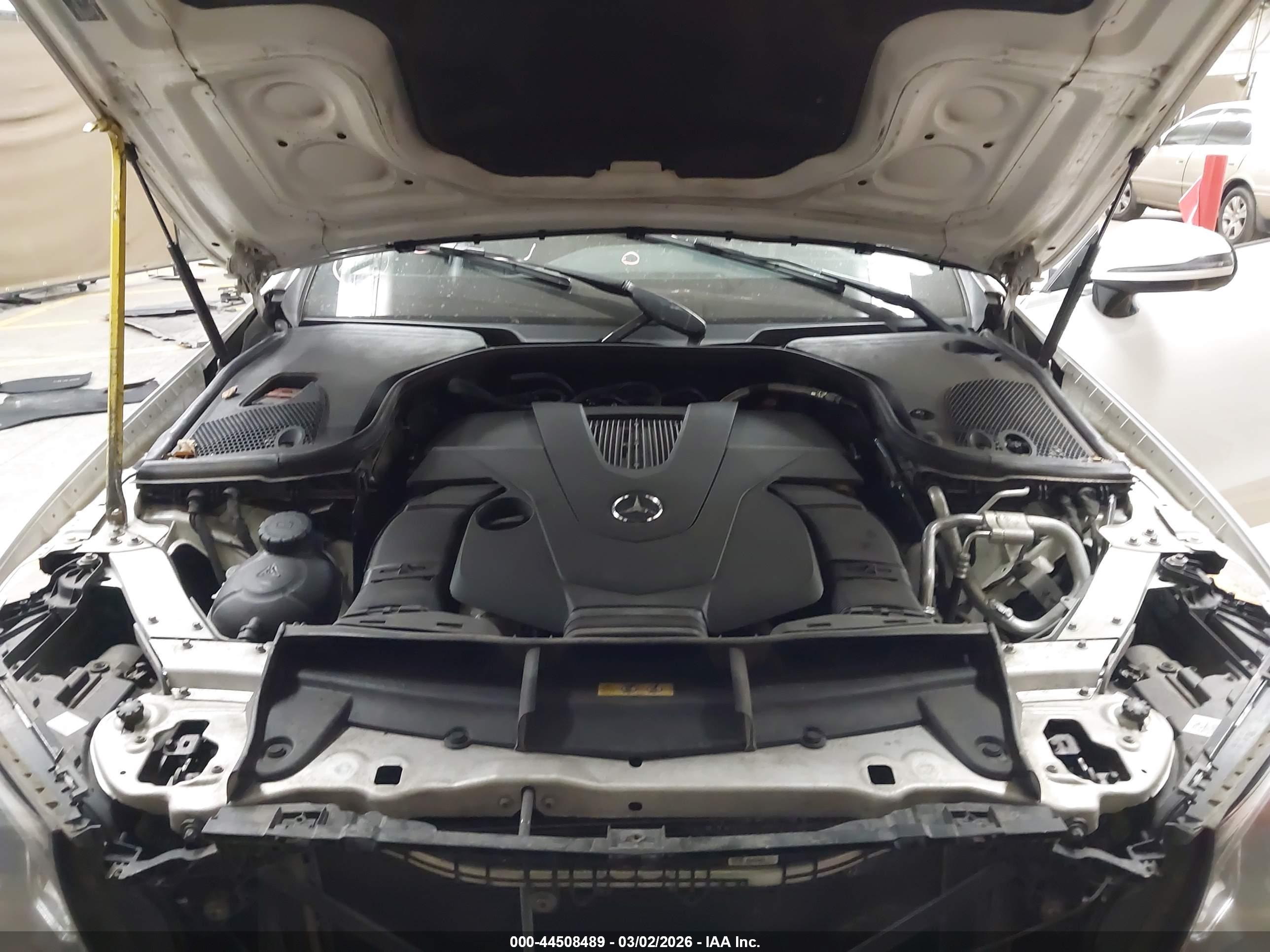 MERCEDES-BENZ E image 10
