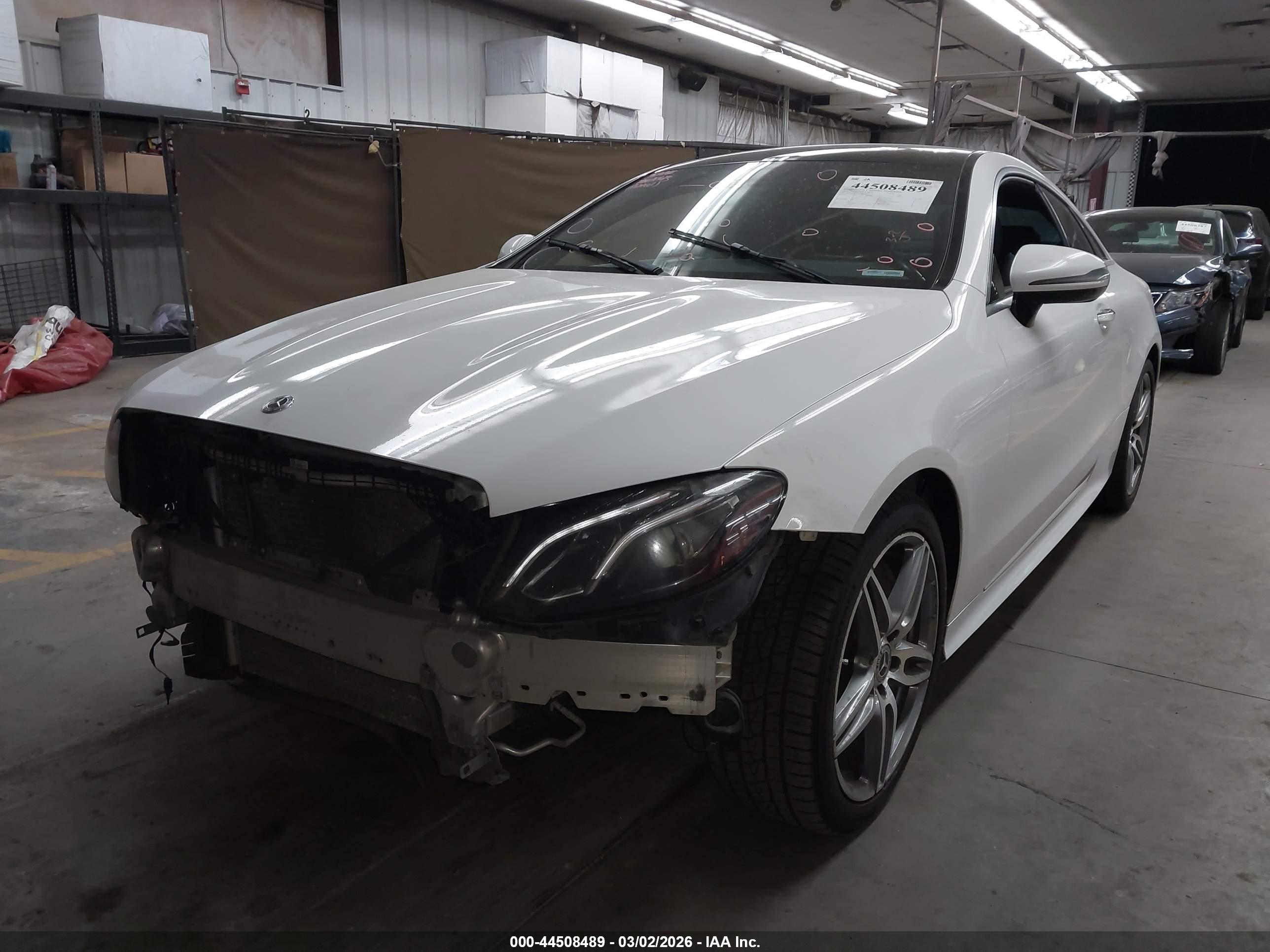 MERCEDES-BENZ E image 2