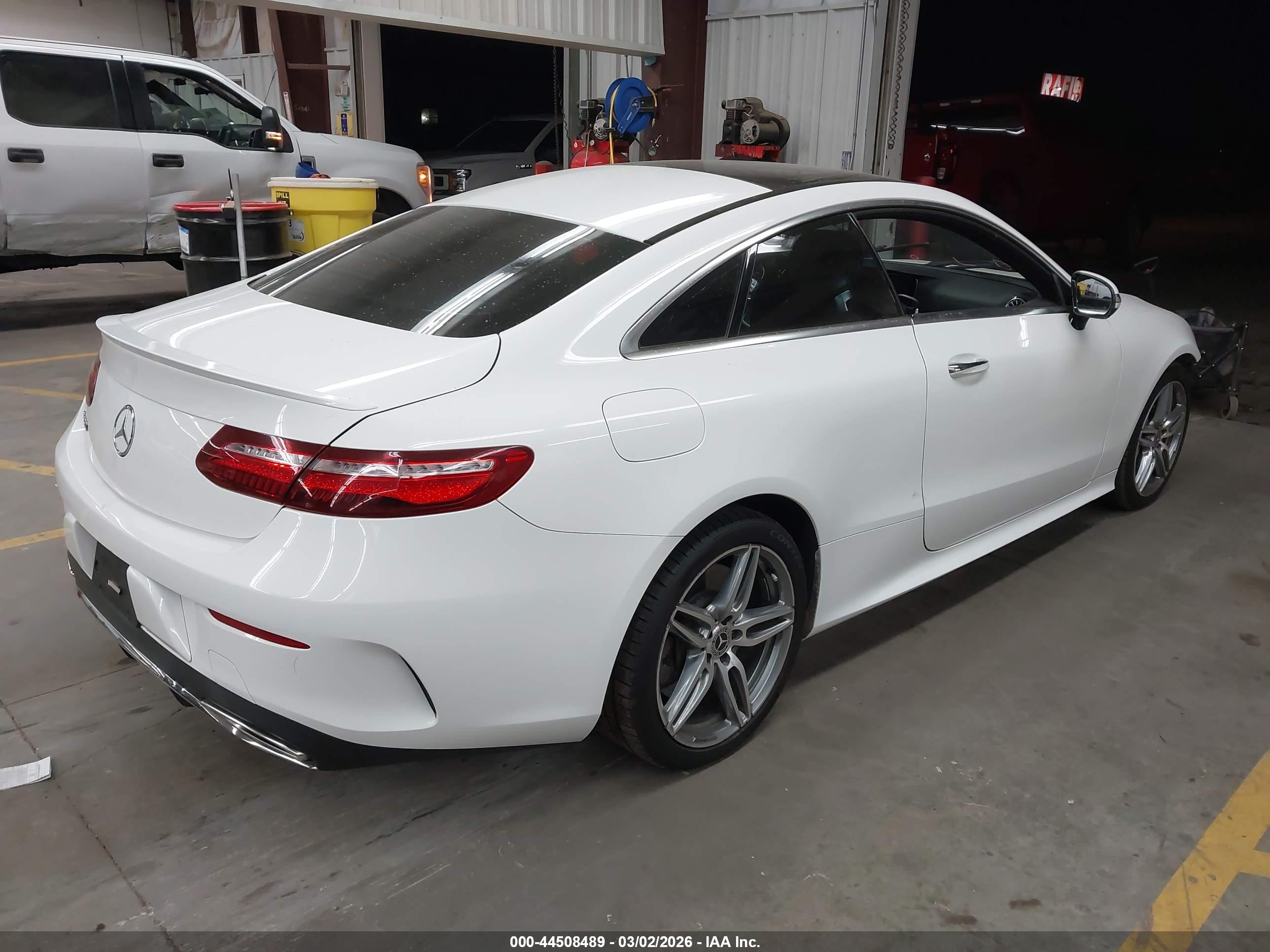 MERCEDES-BENZ E image 4