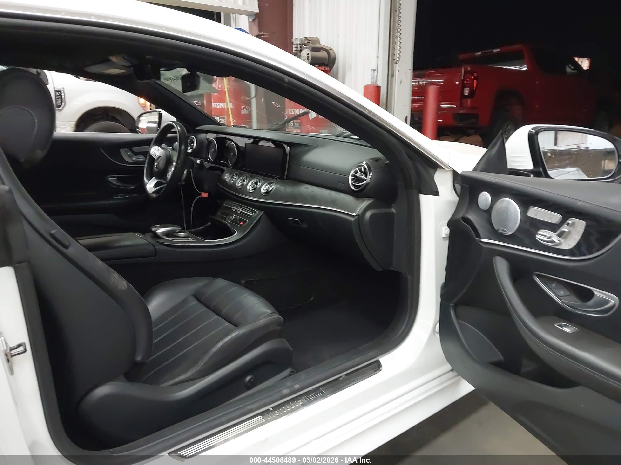 MERCEDES-BENZ E image 5