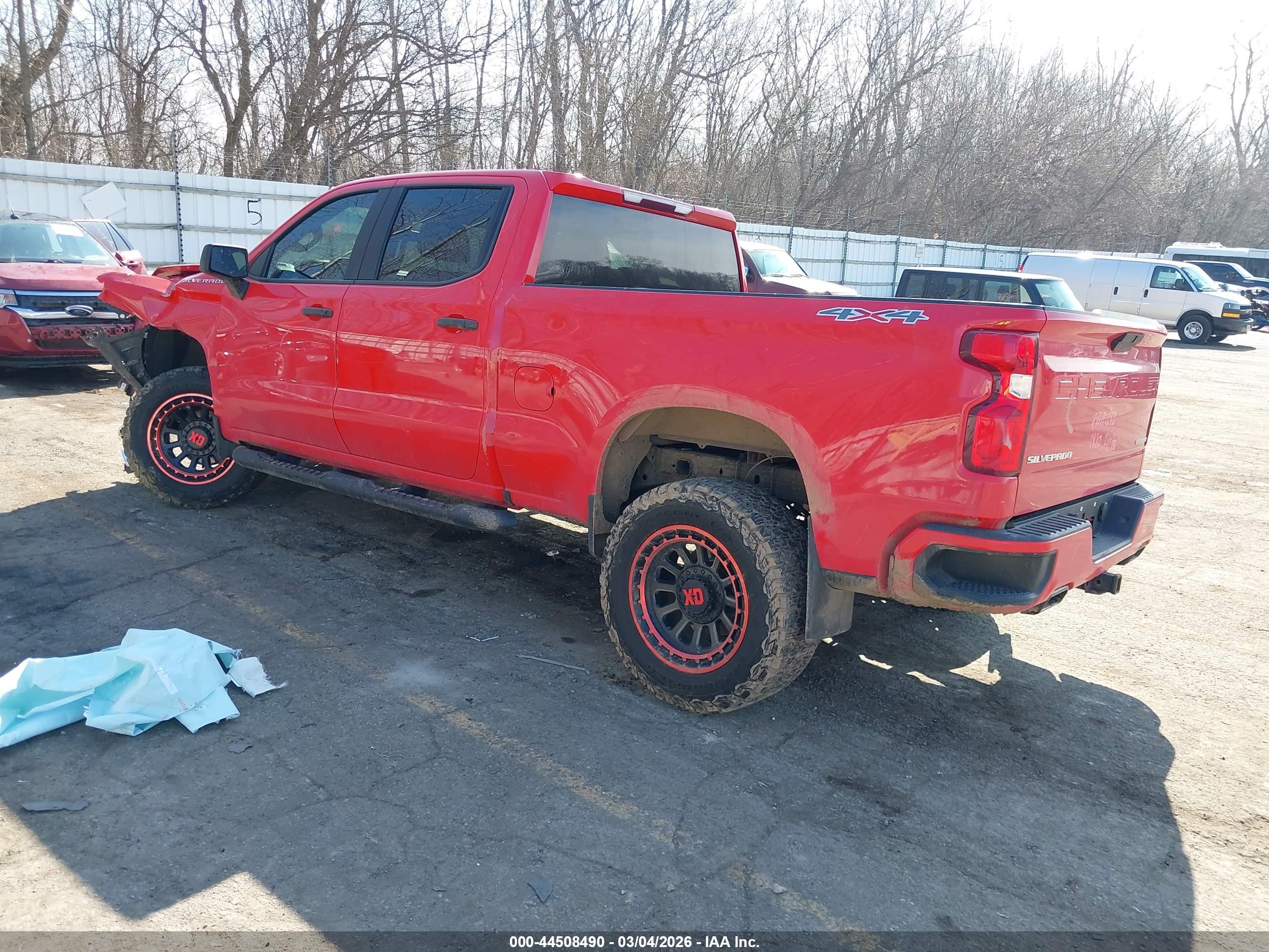 CHEVROLET SILVERADO image 3