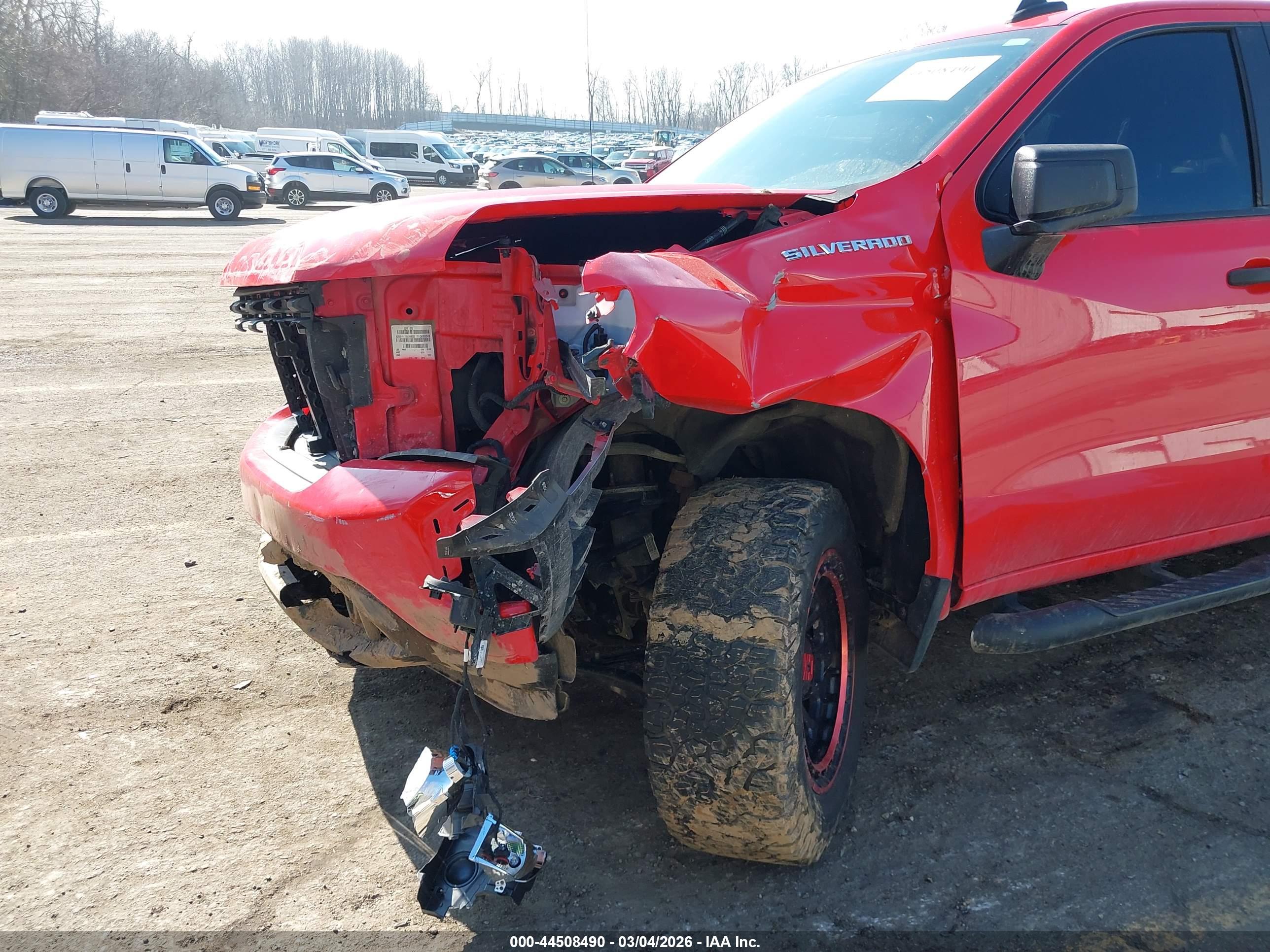 CHEVROLET SILVERADO image 6