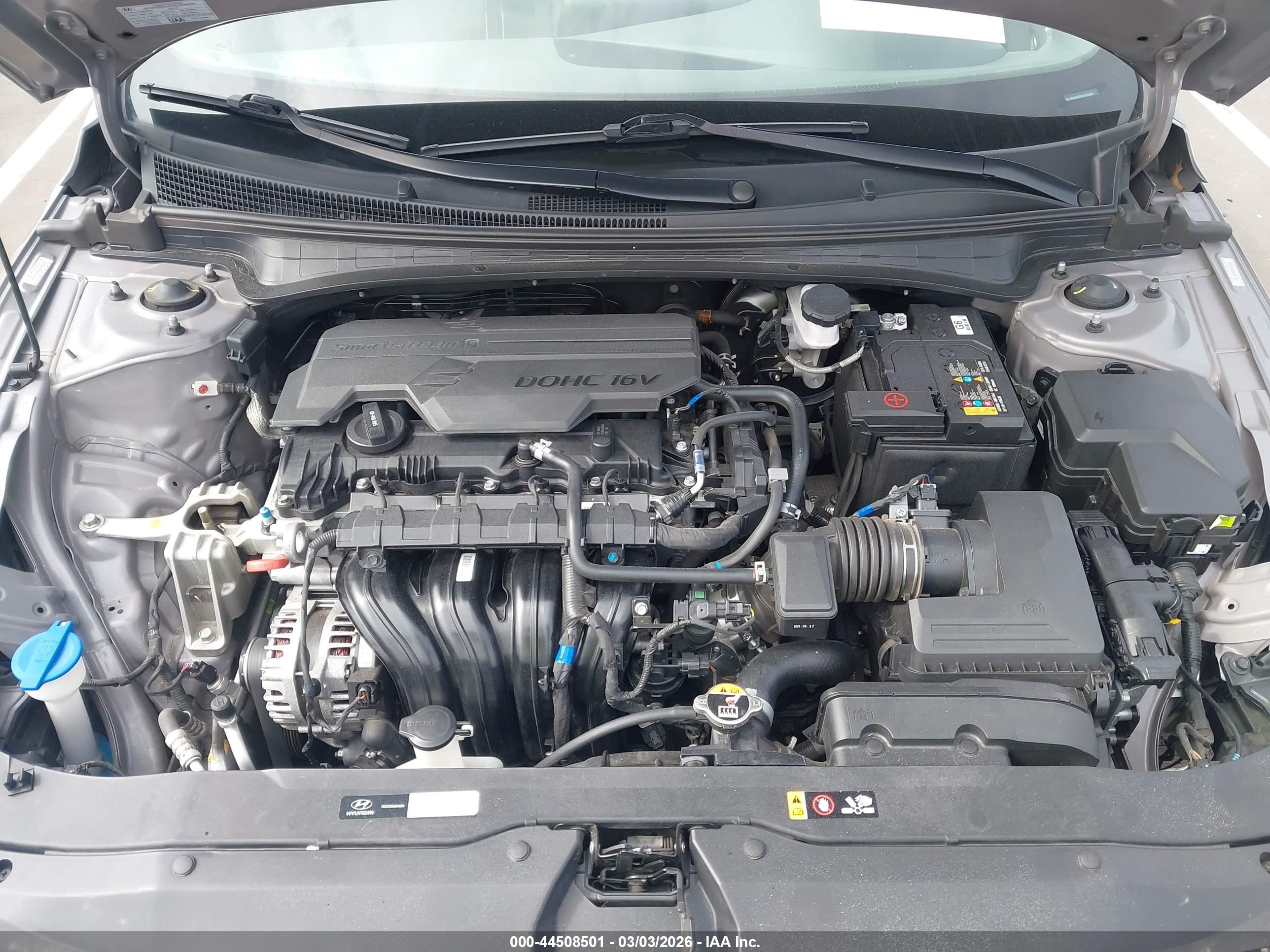 HYUNDAI ELANTRA image 10