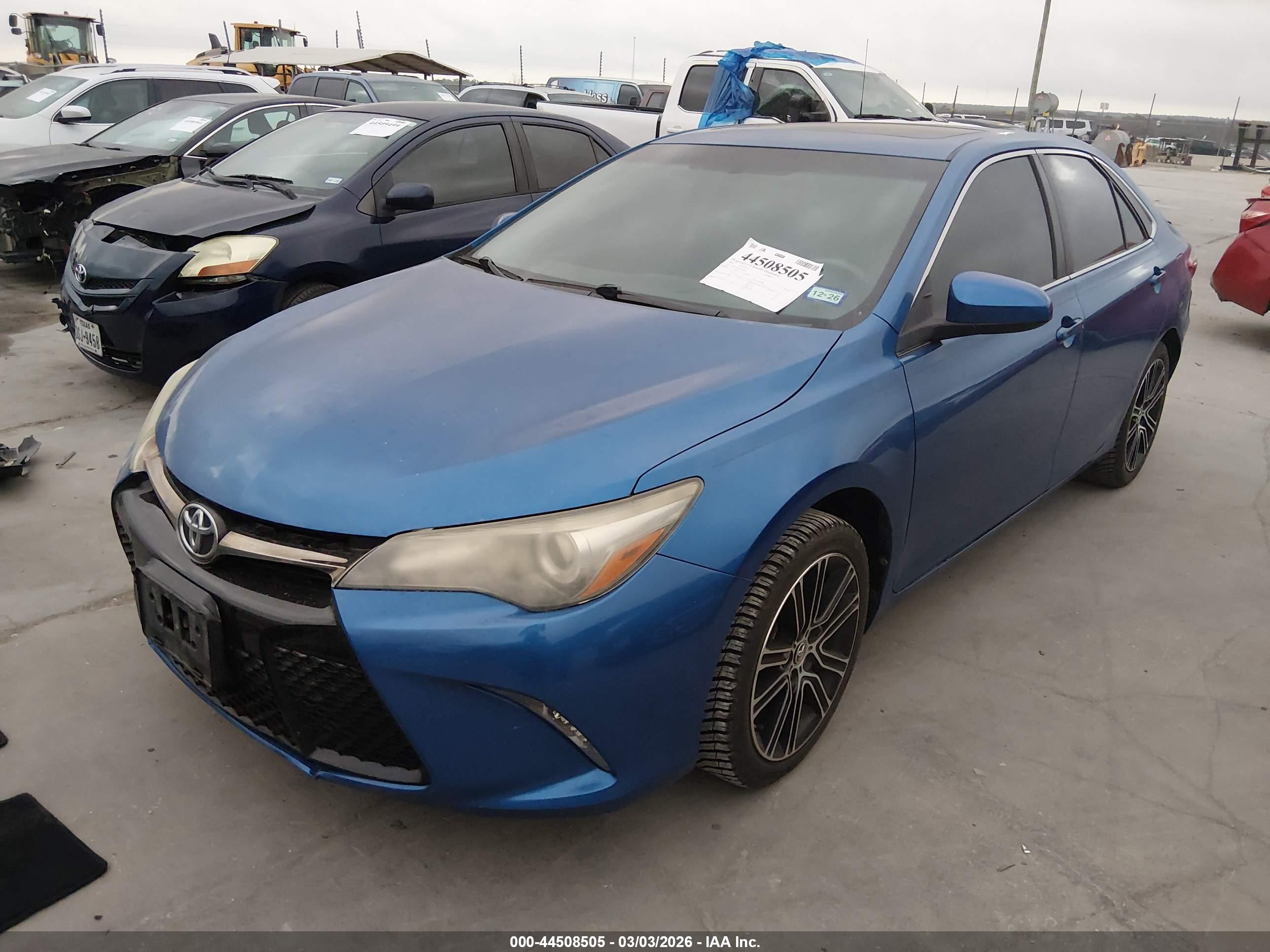 TOYOTA CAMRY image 2