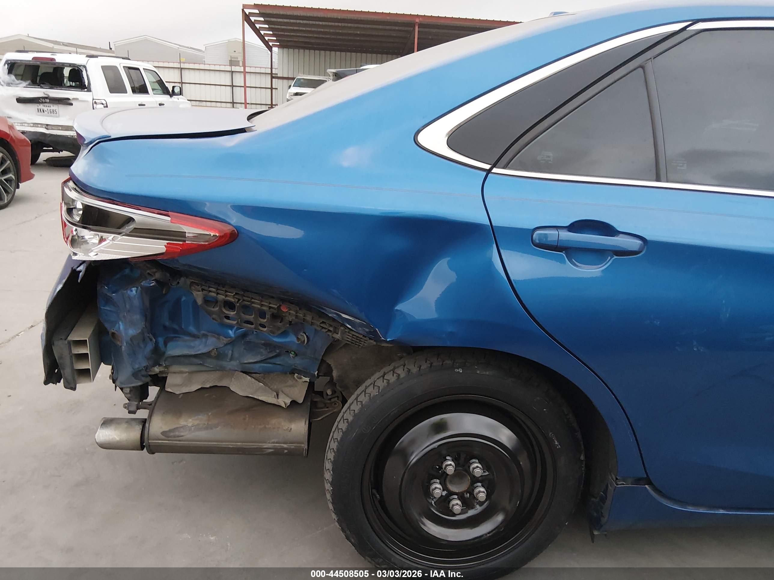 TOYOTA CAMRY image 6