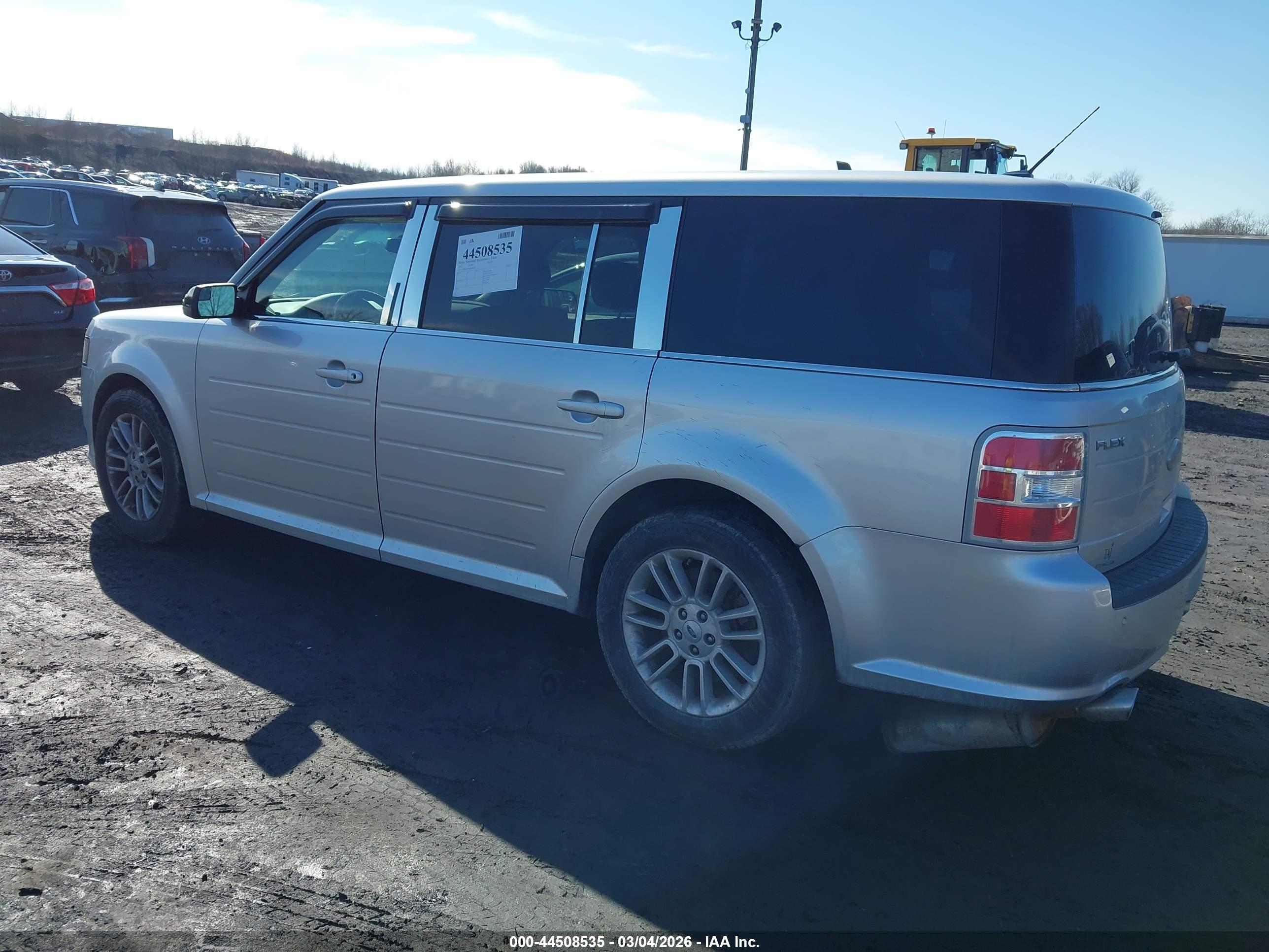 FORD FLEX image 3