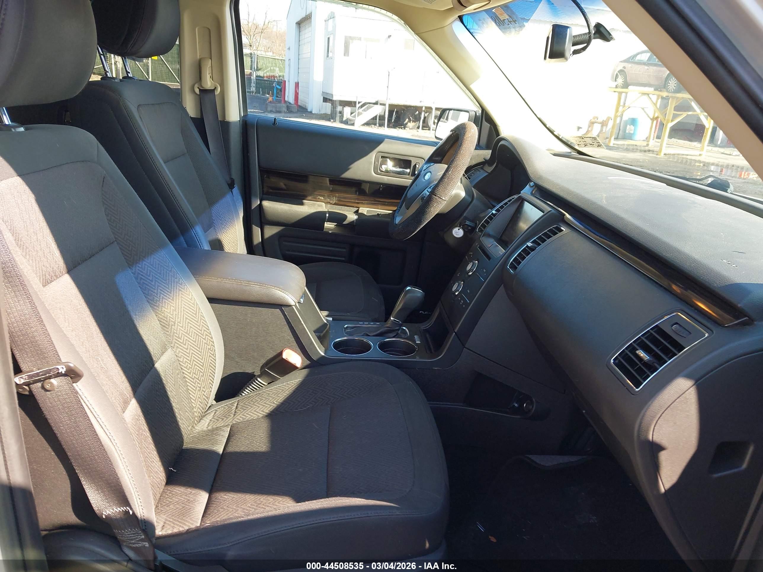 FORD FLEX image 5