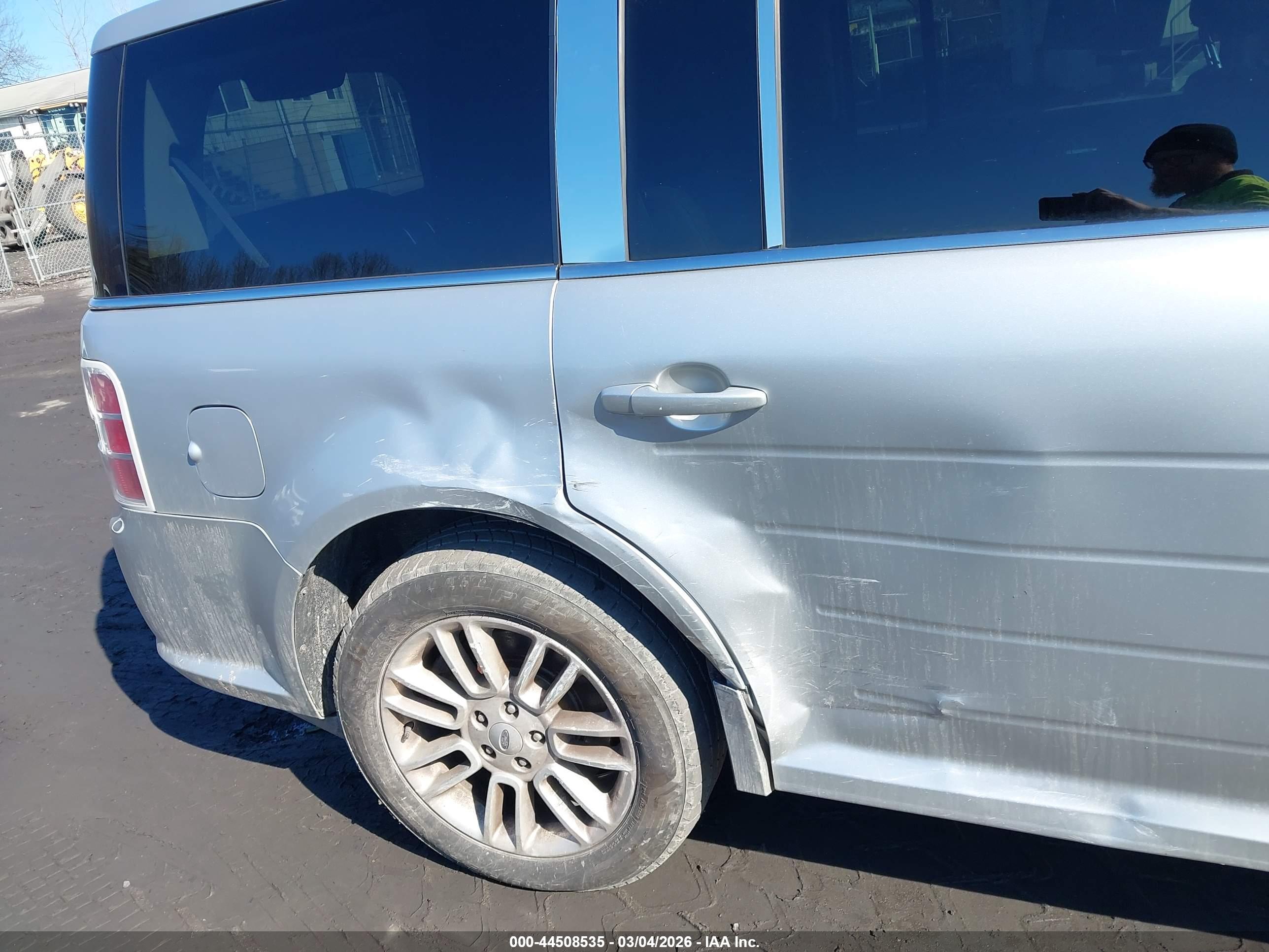 FORD FLEX image 6