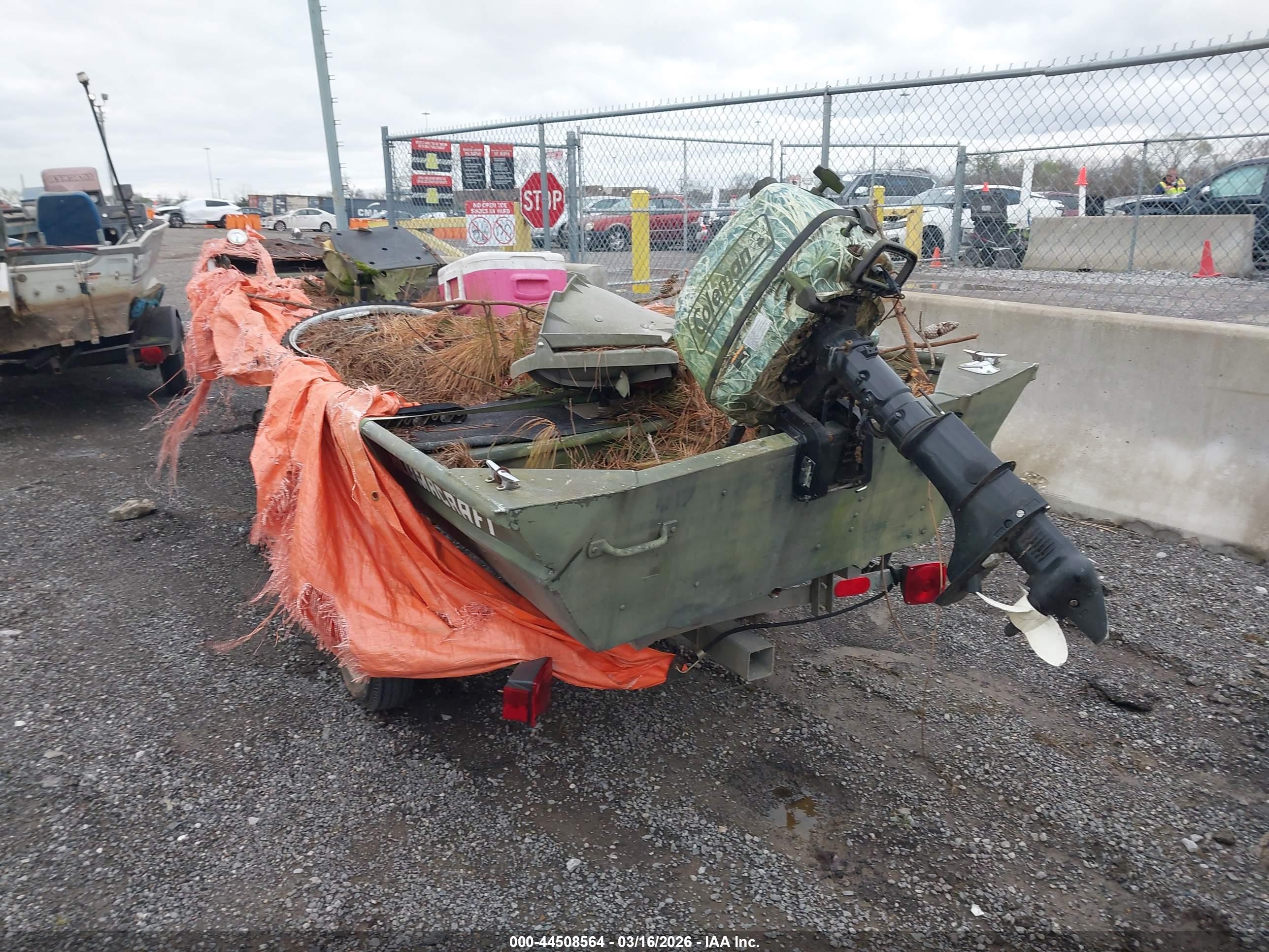ALUMACRAFT BOAT image 3