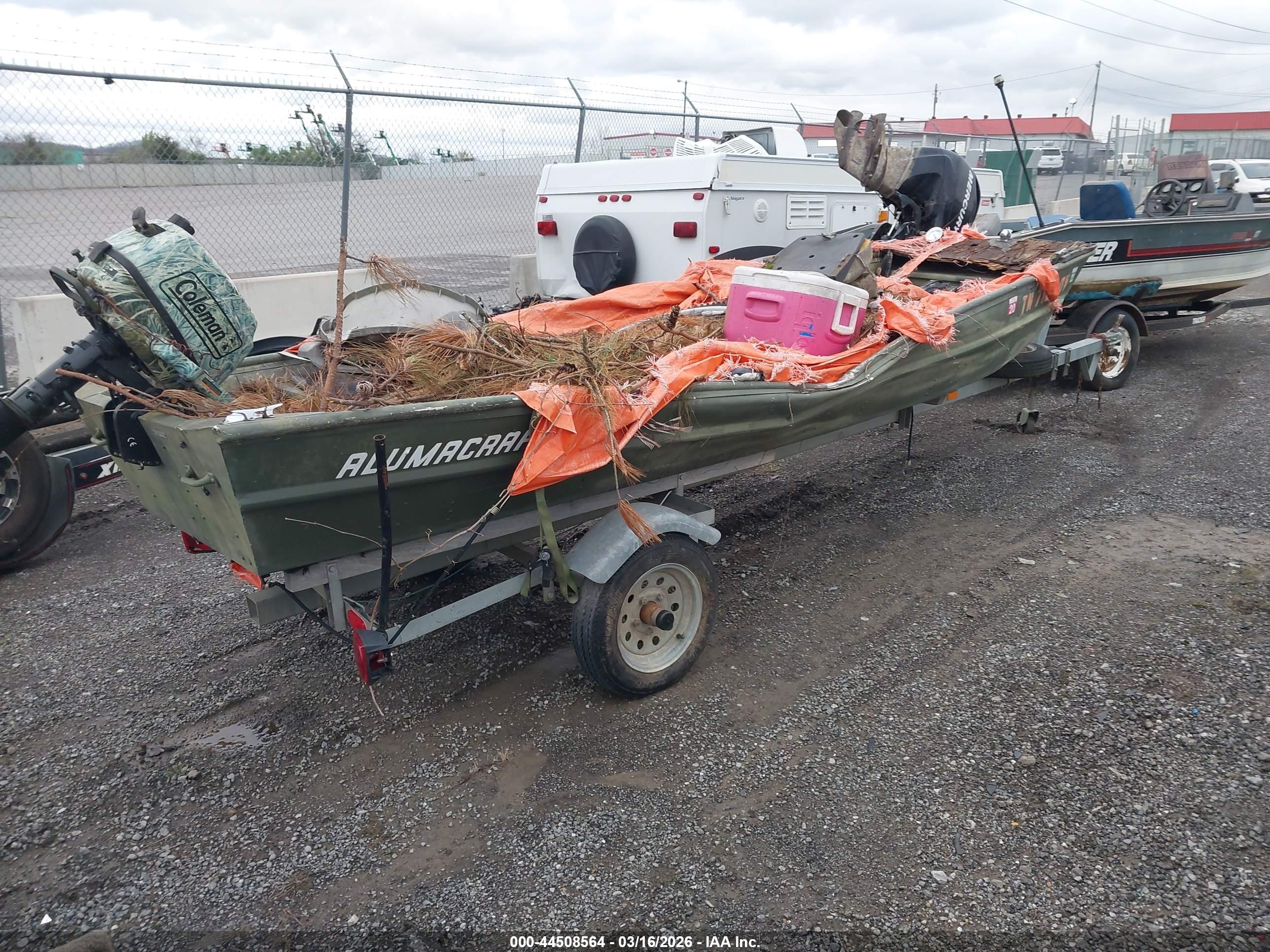 ALUMACRAFT BOAT image 4