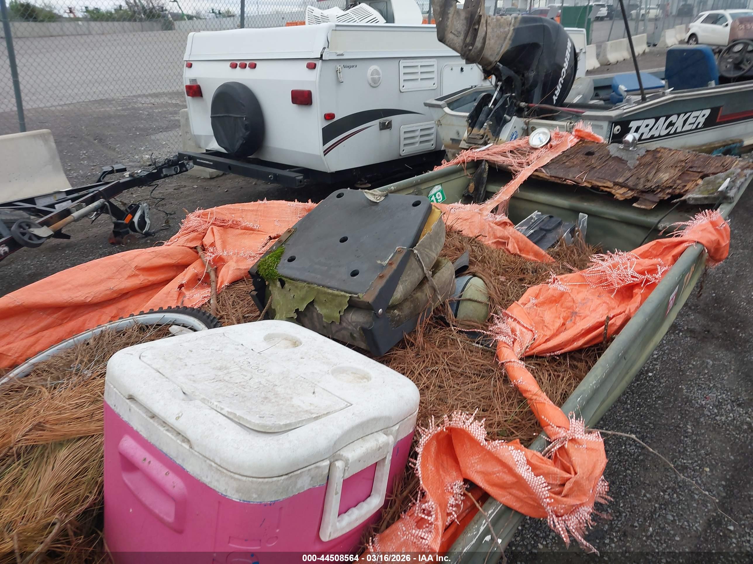 ALUMACRAFT BOAT image 5