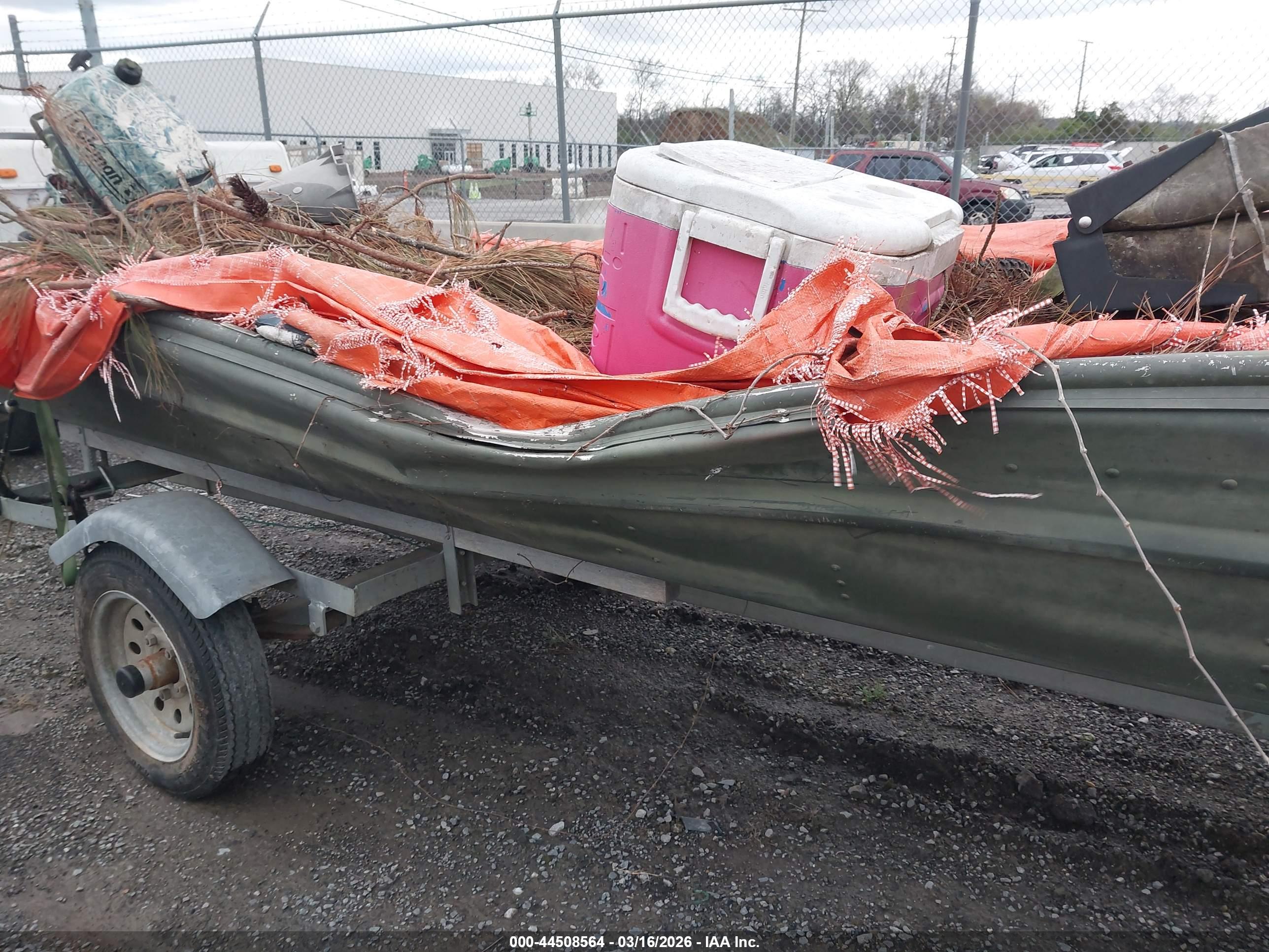 ALUMACRAFT BOAT image 6