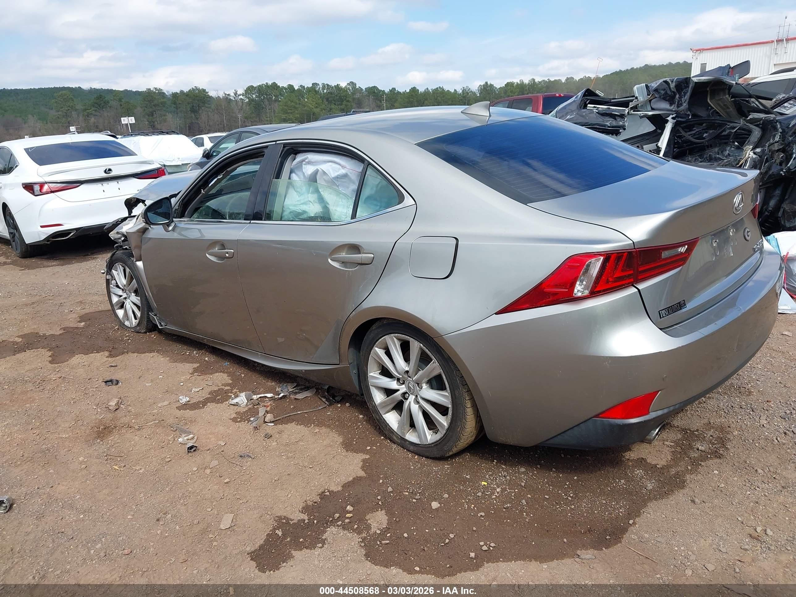 LEXUS IS image 3