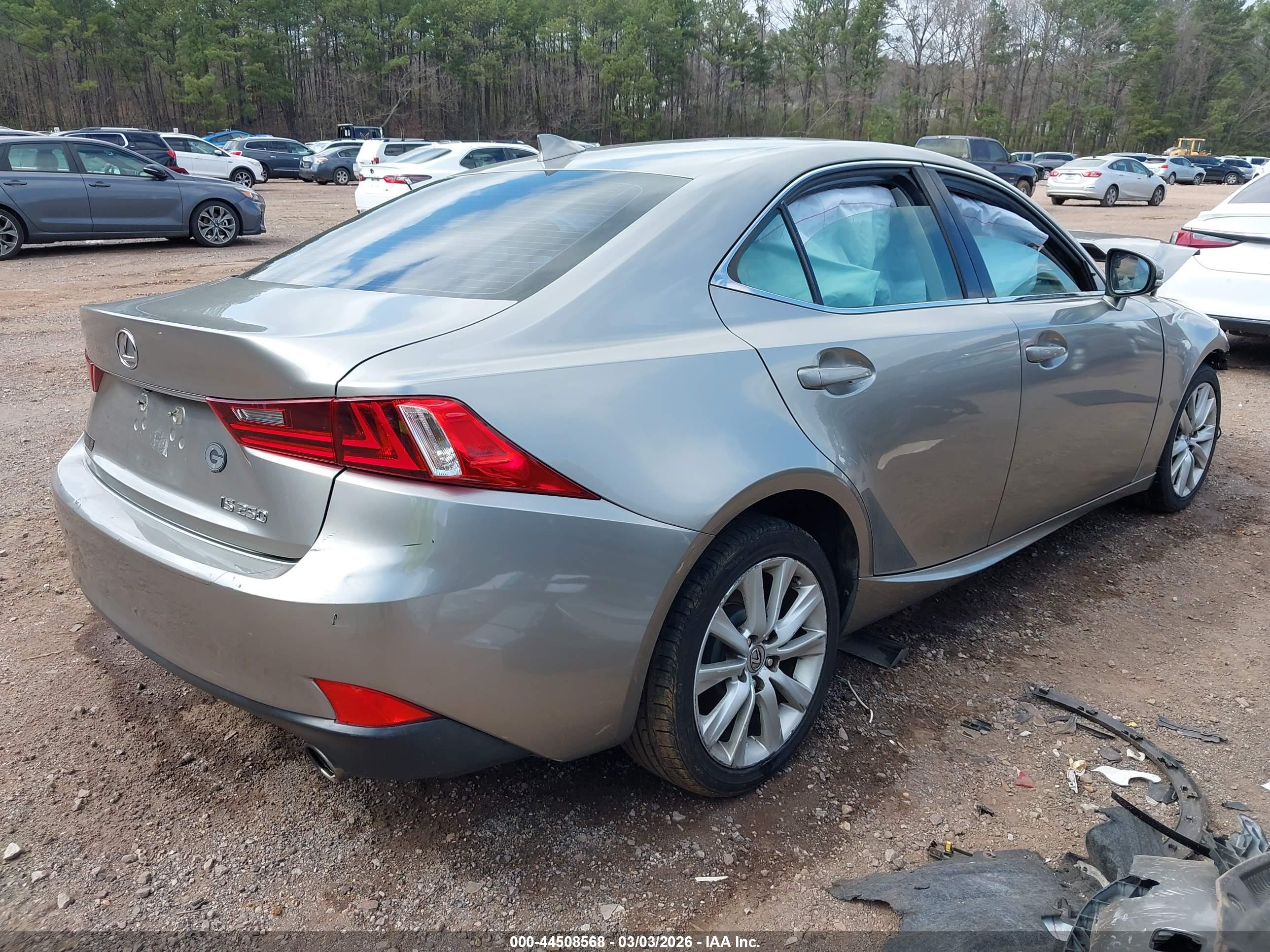 LEXUS IS image 4