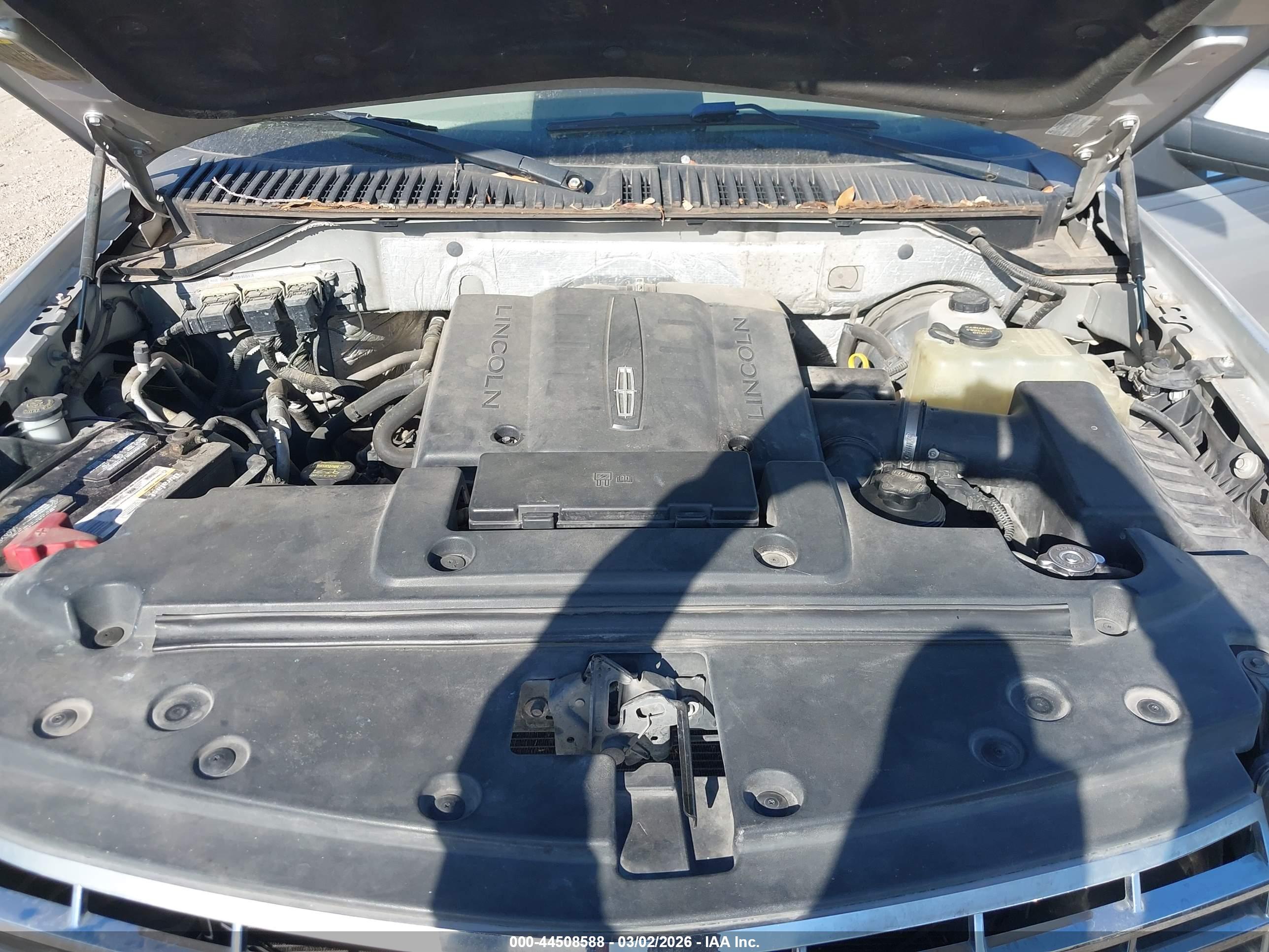 LINCOLN NAVIGATOR image 10