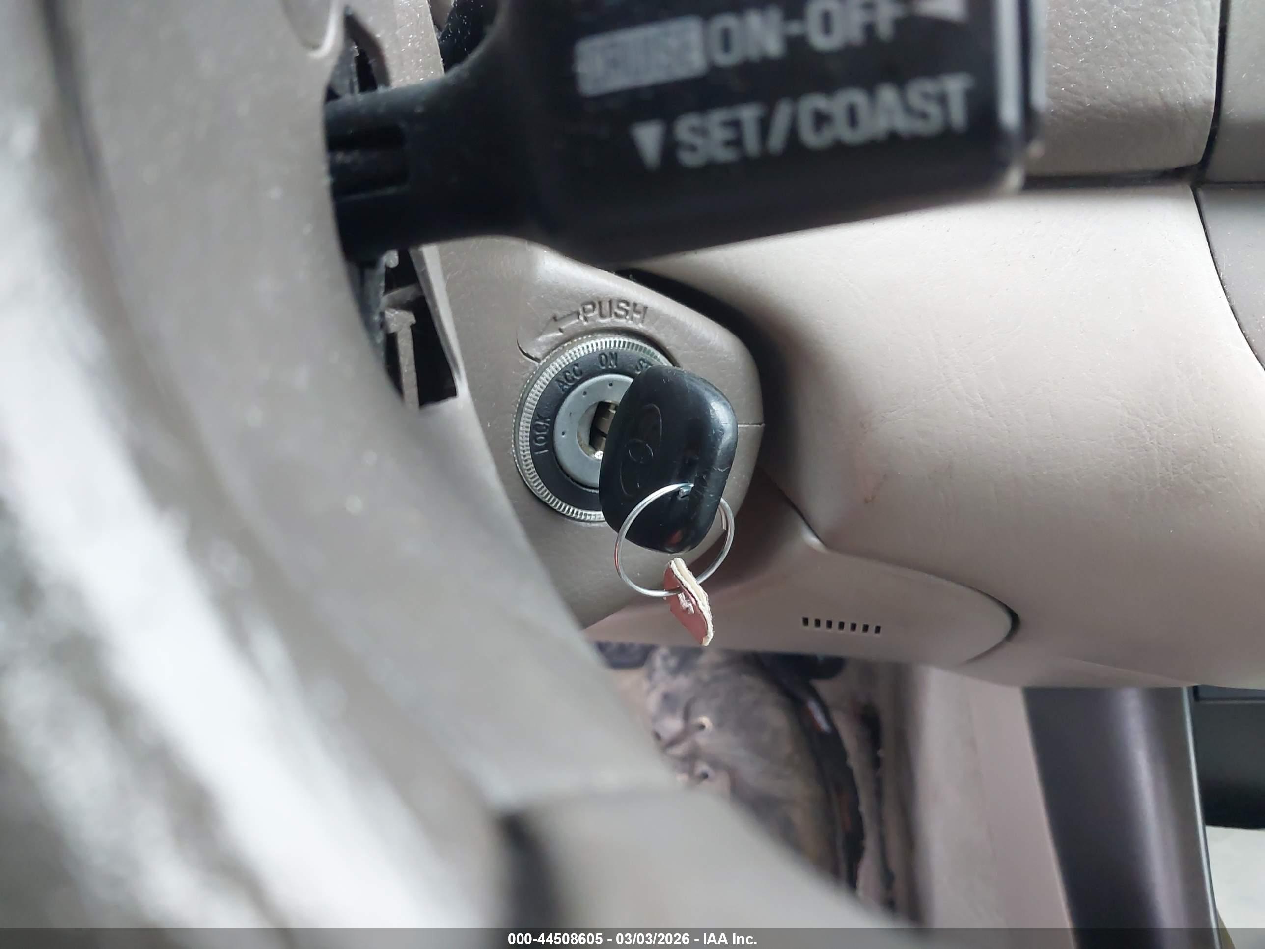 TOYOTA CAMRY image 11