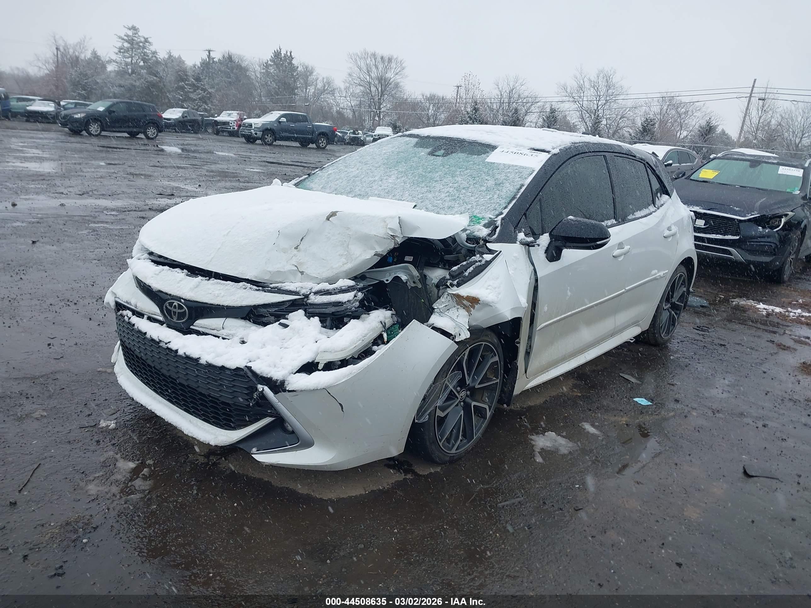 TOYOTA COROLLA image 2