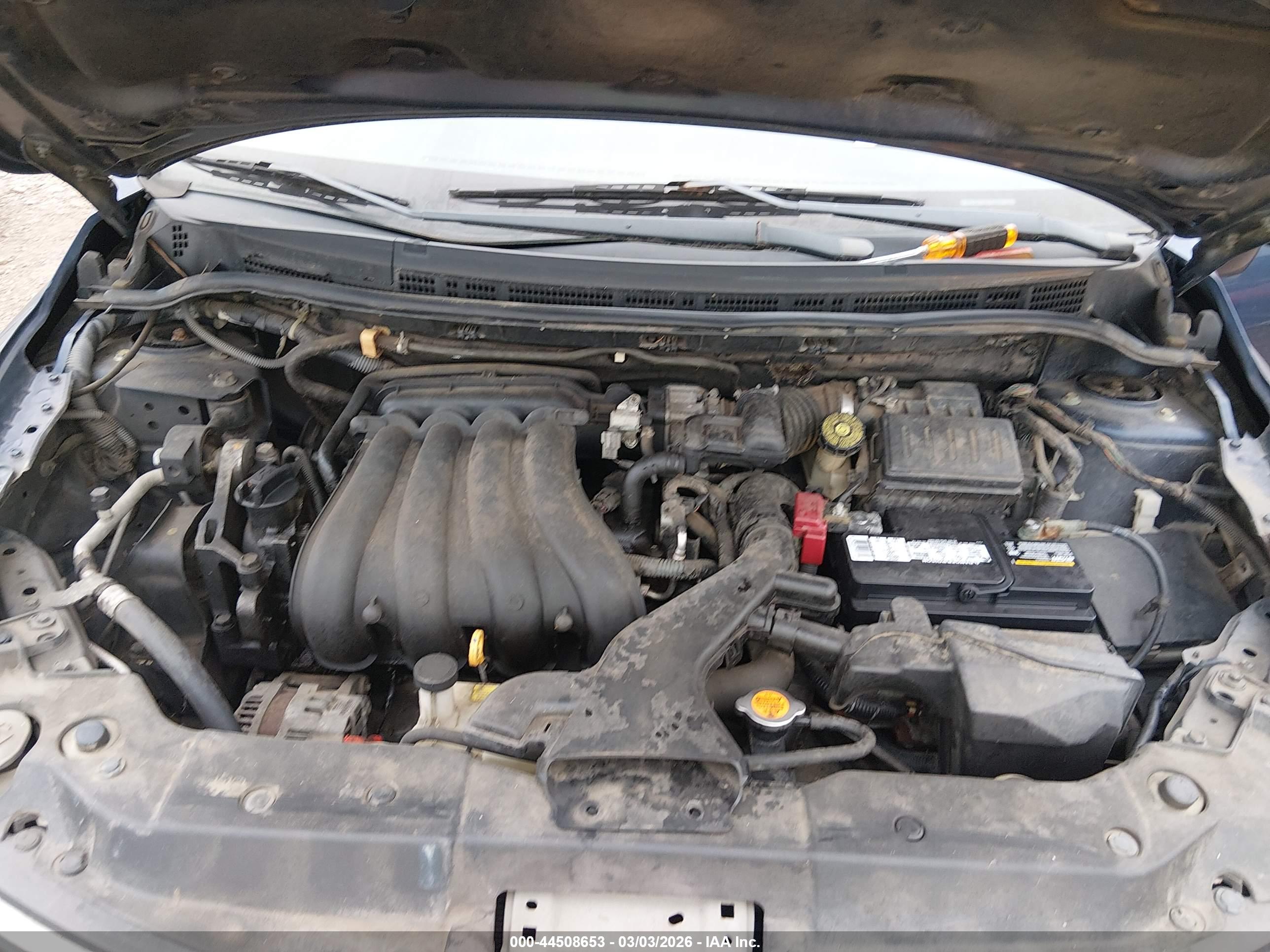 NISSAN VERSA image 10