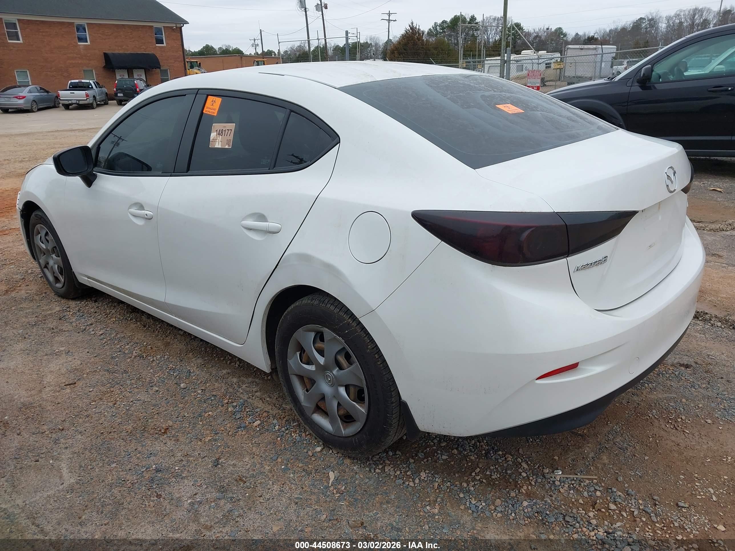 MAZDA MAZDA3 image 3