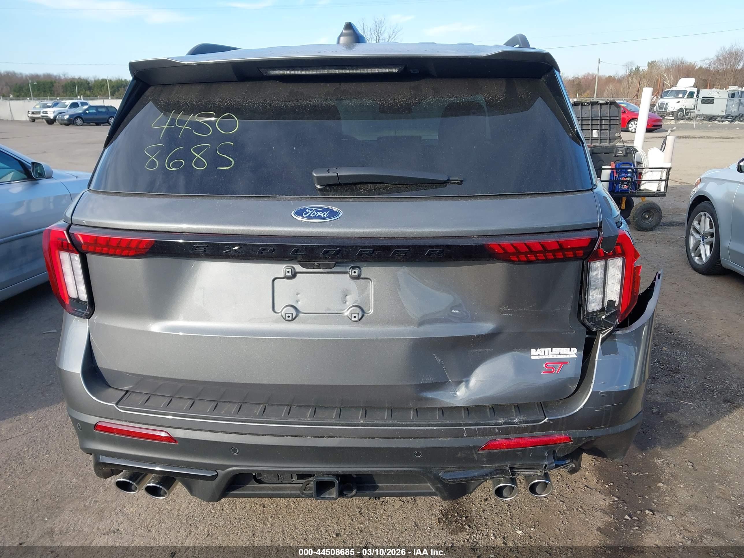 FORD EXPLORER image 6