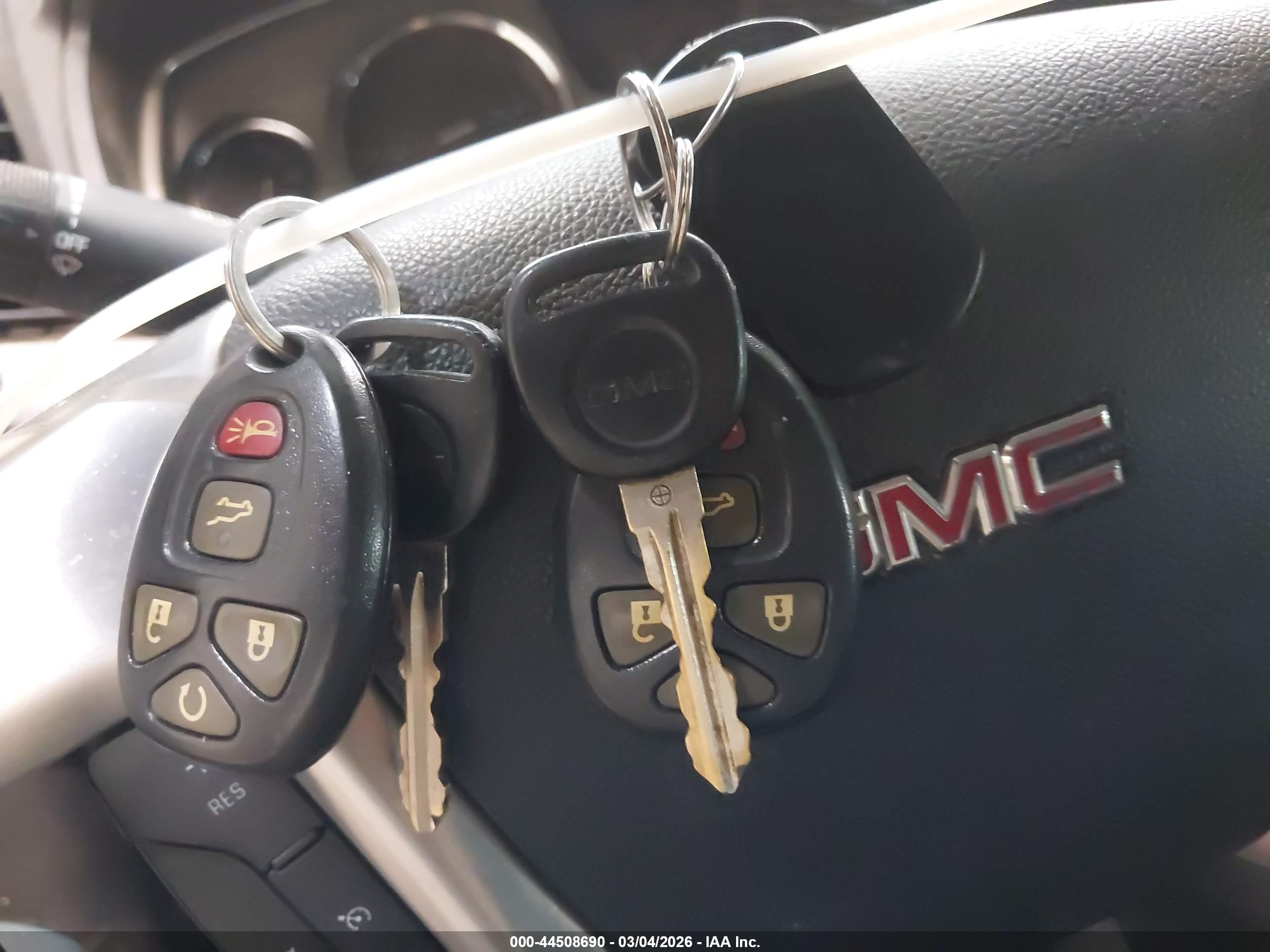 GMC ACADIA image 11