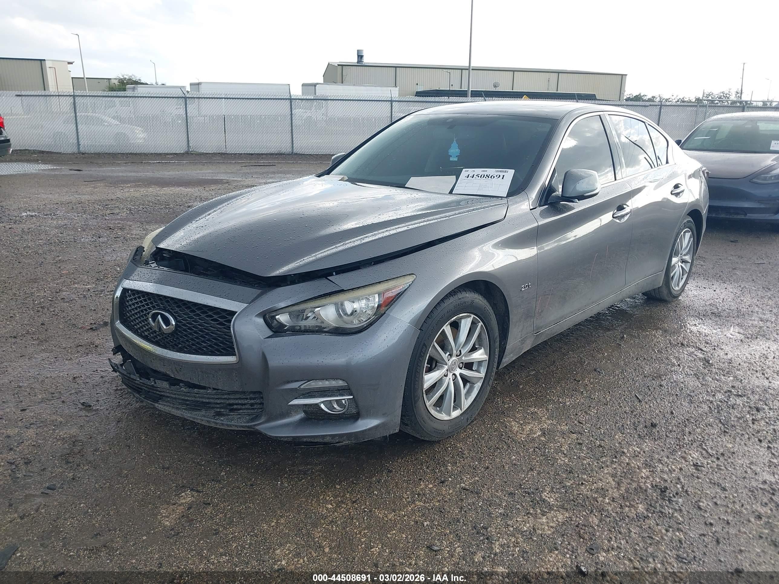 INFINITI Q50 image 2