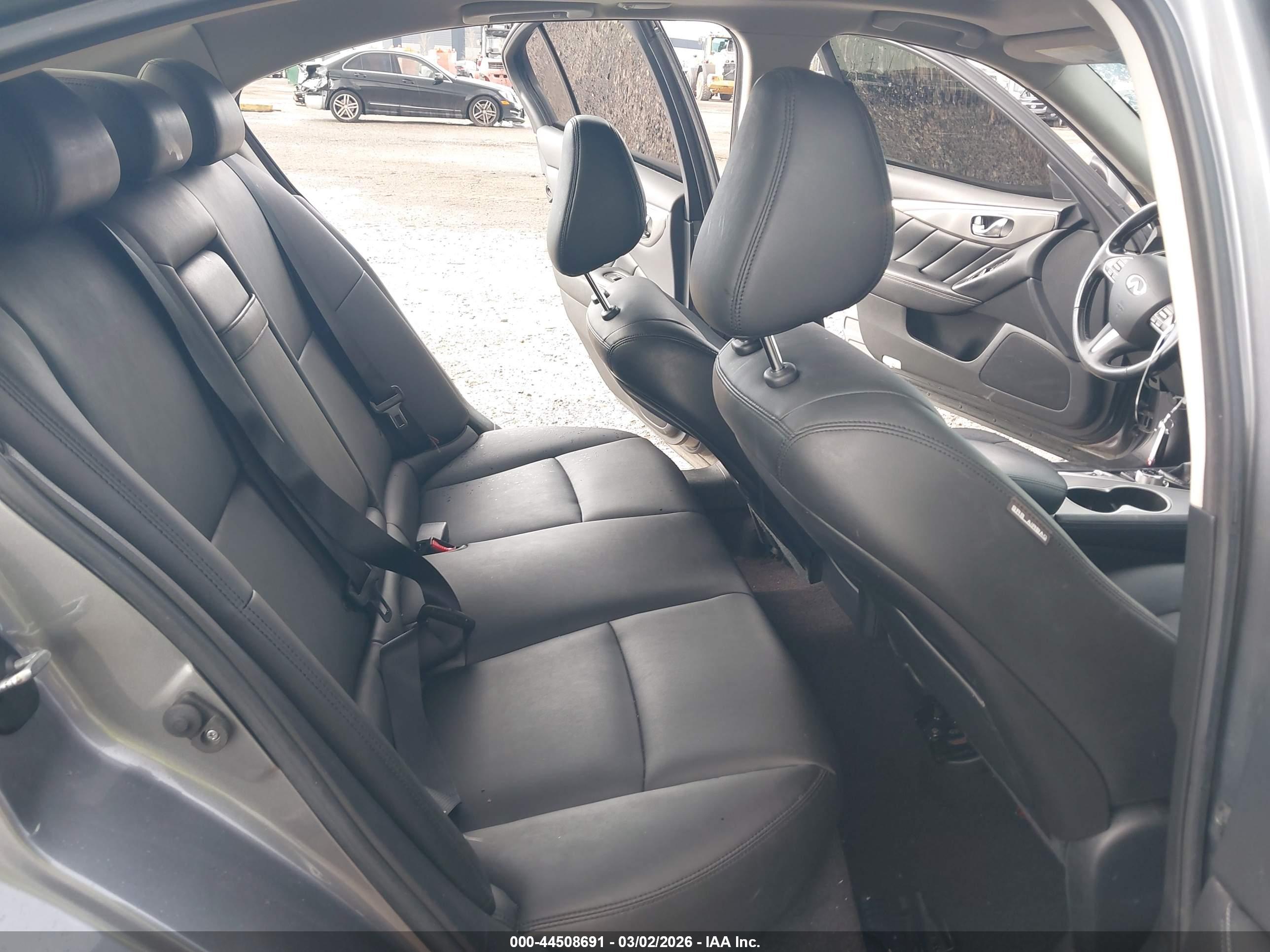 INFINITI Q50 image 8