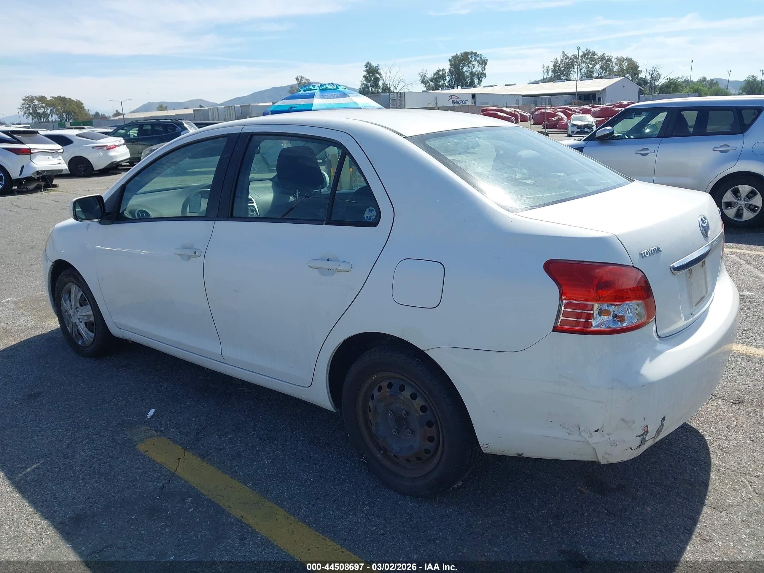 TOYOTA YARIS image 3