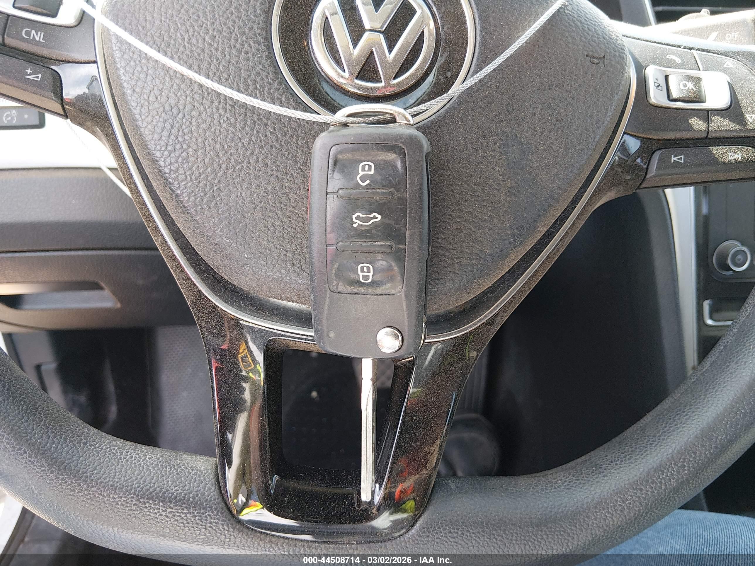 VOLKSWAGEN PASSAT image 11