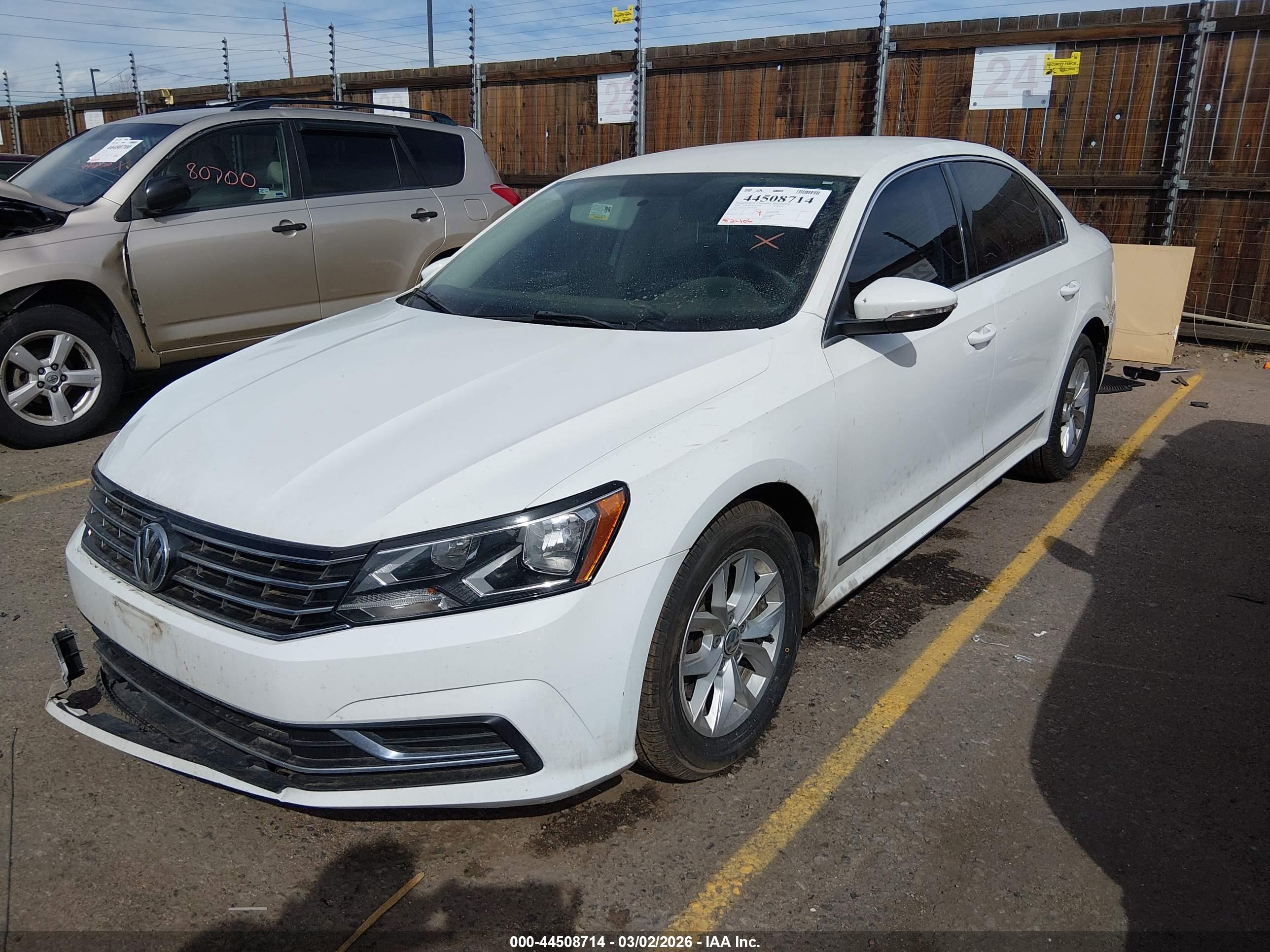 VOLKSWAGEN PASSAT image 2