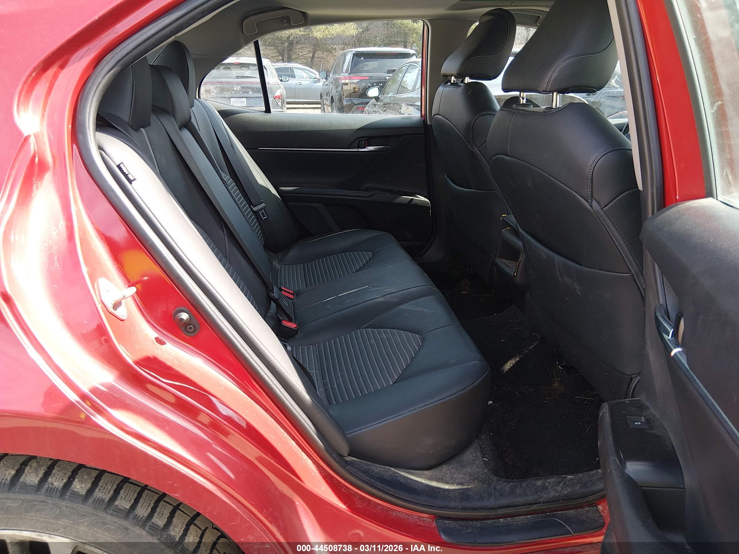 TOYOTA CAMRY image 8