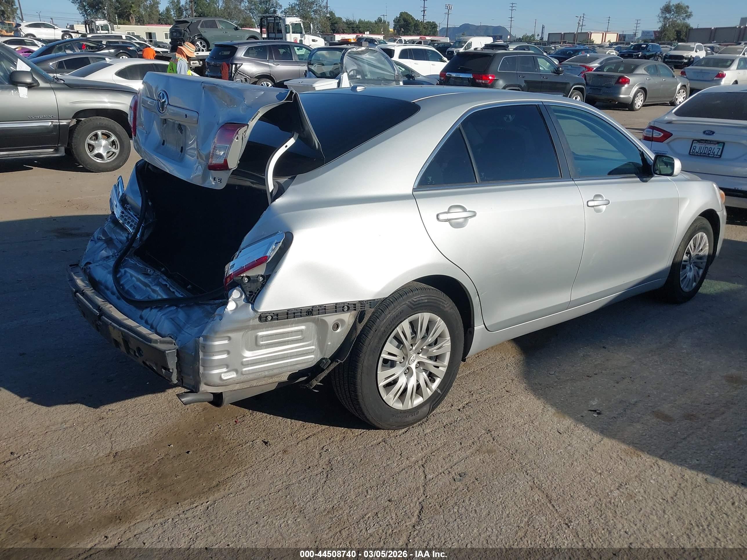 TOYOTA CAMRY image 4