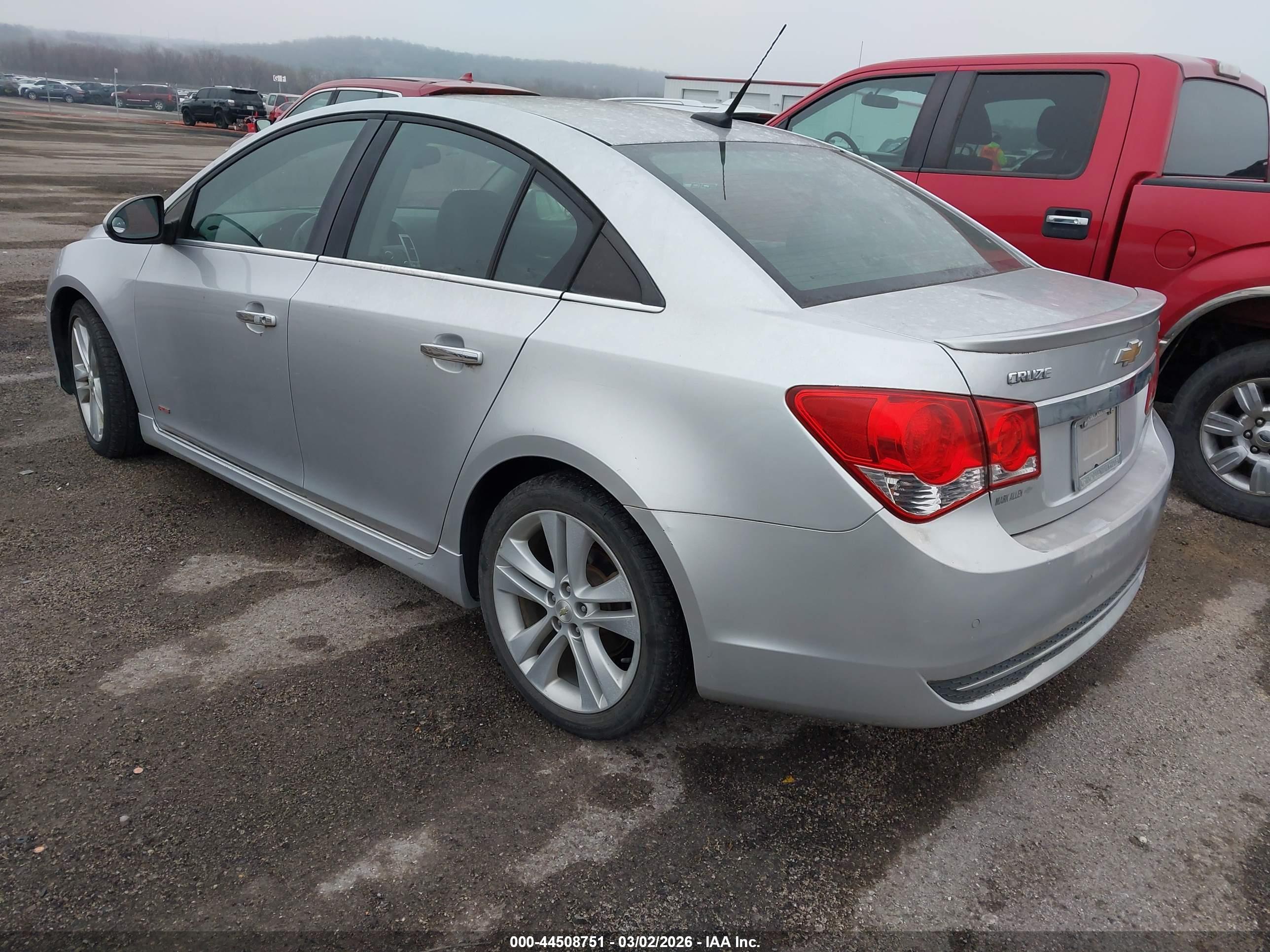 CHEVROLET CRUZE image 3