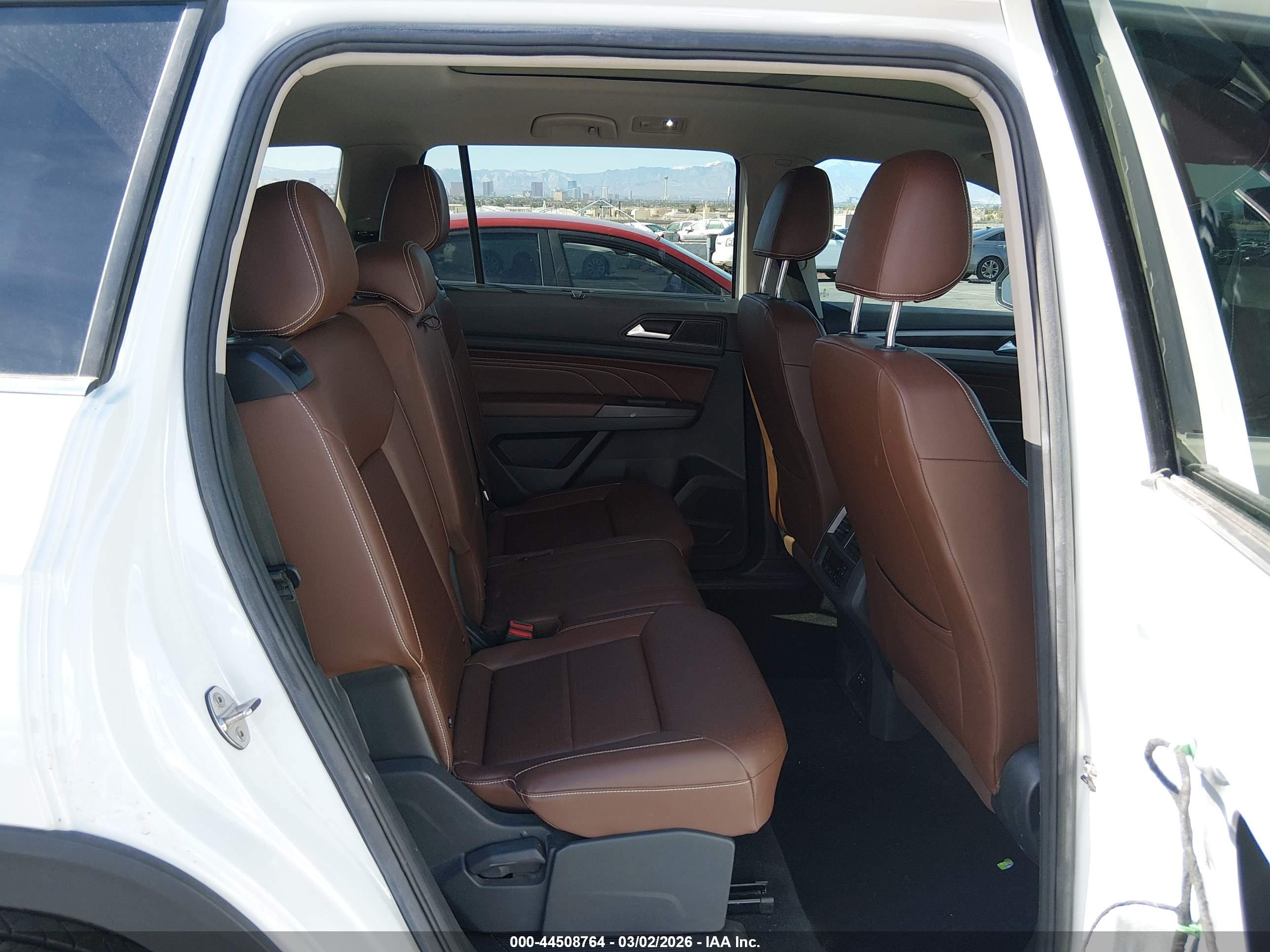 VOLKSWAGEN ATLAS image 8