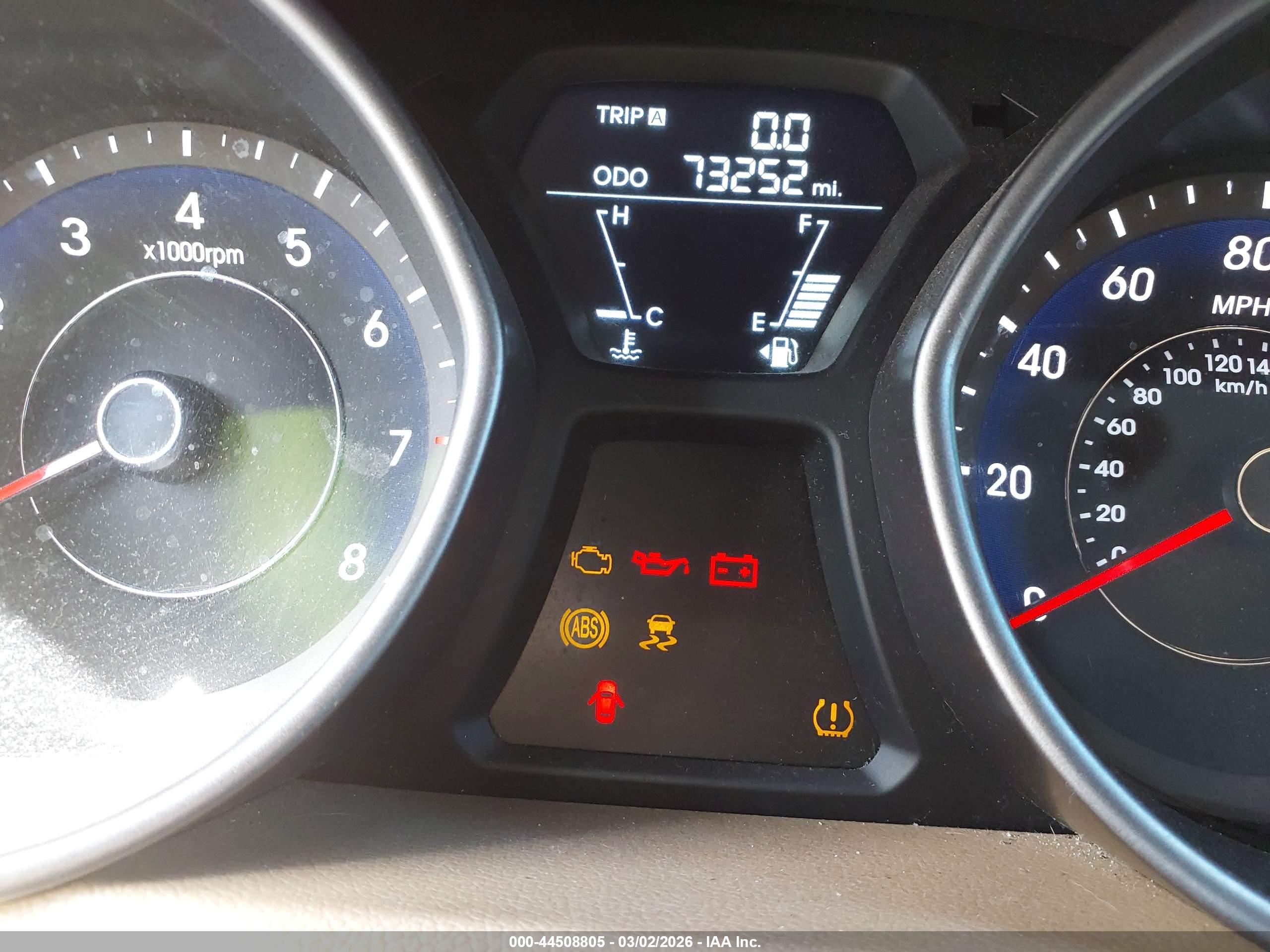 HYUNDAI ELANTRA image 7