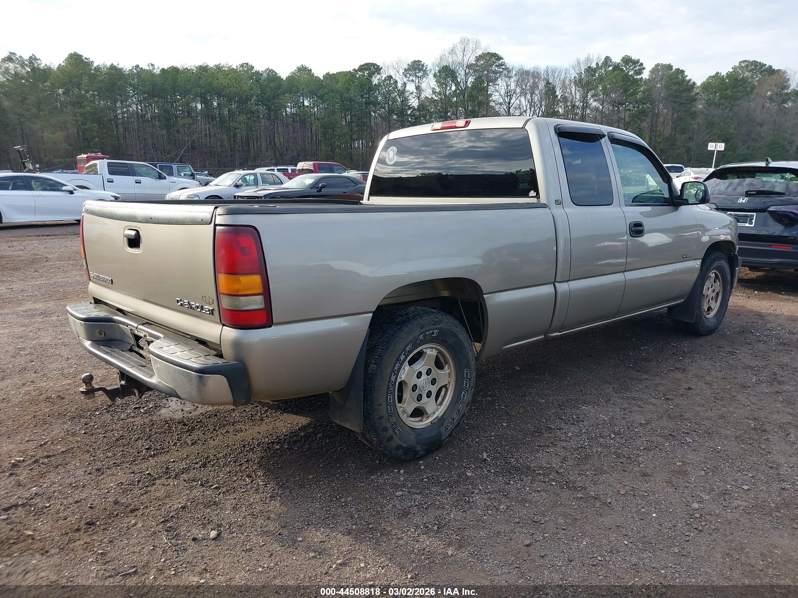 CHEVROLET SILVERADO image 4