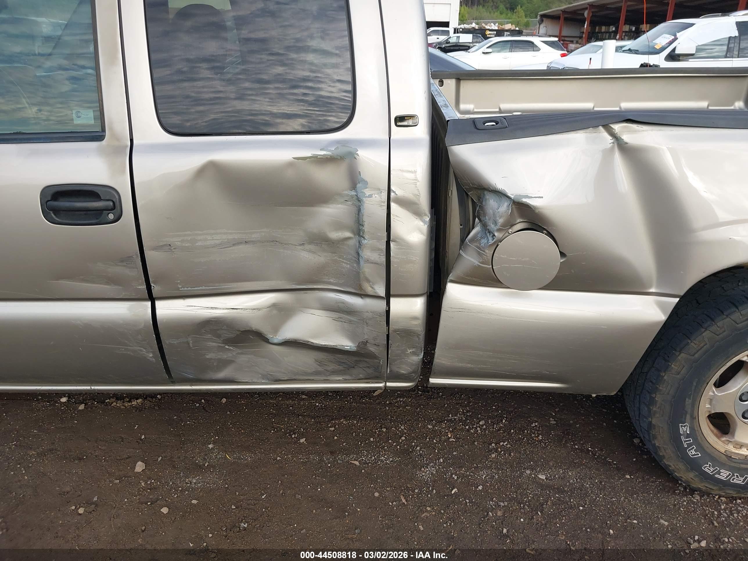 CHEVROLET SILVERADO image 6