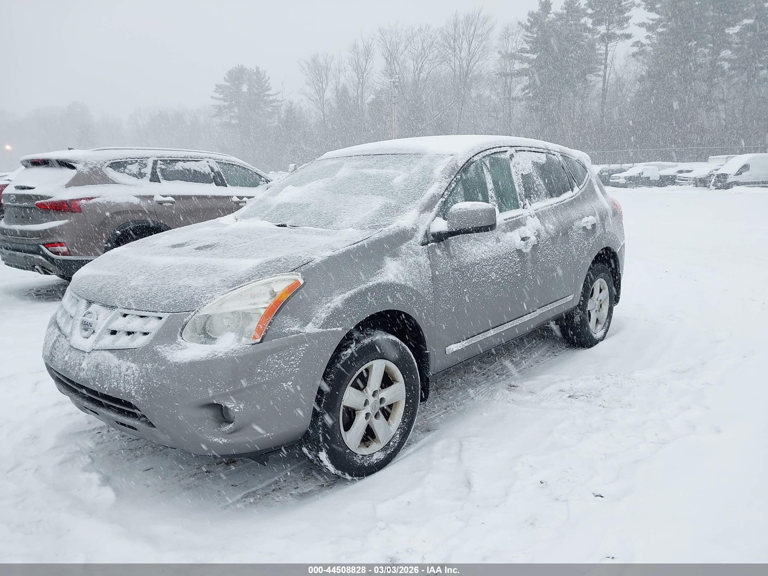 NISSAN ROGUE image 2