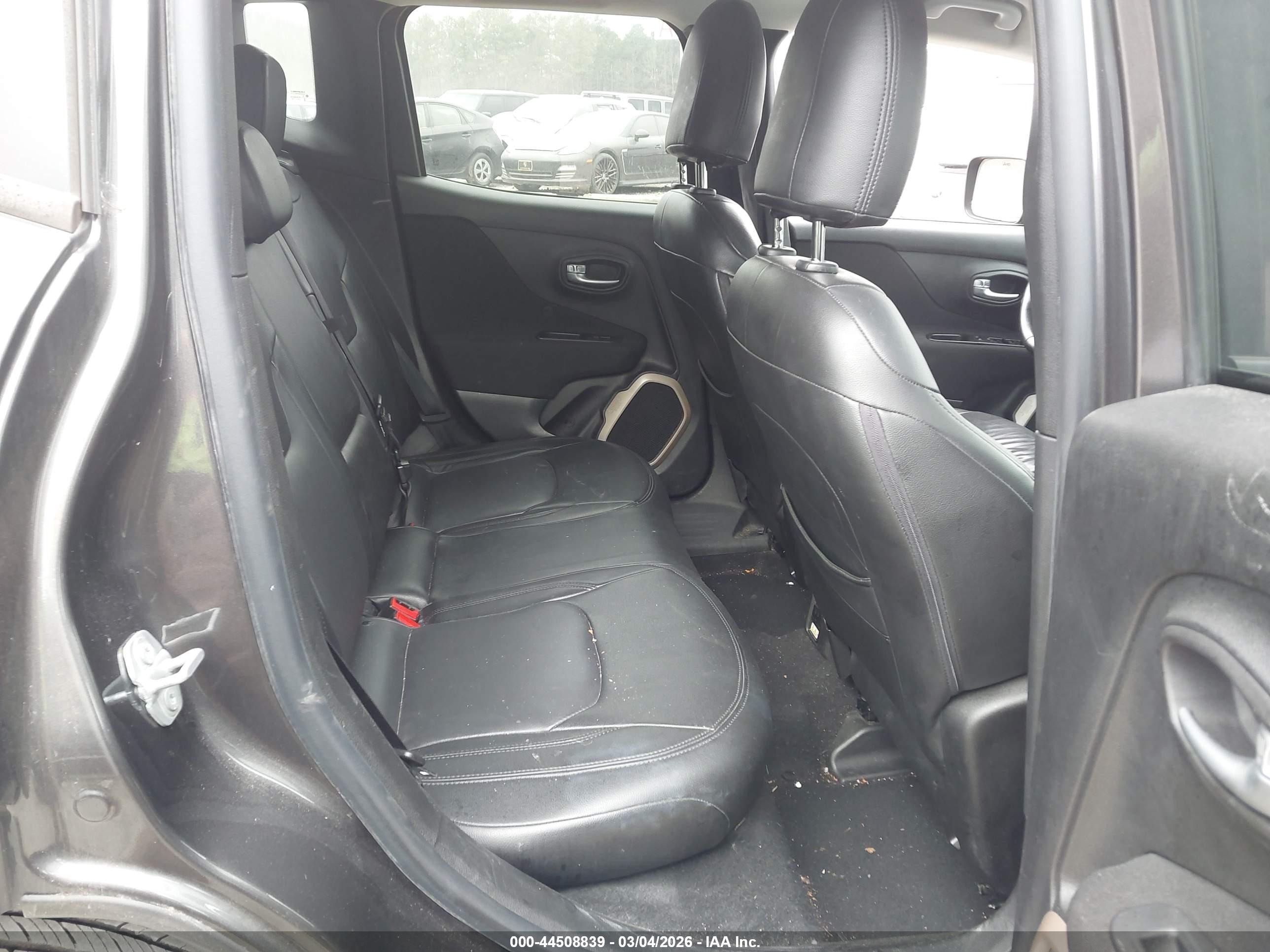 JEEP RENEGADE image 8
